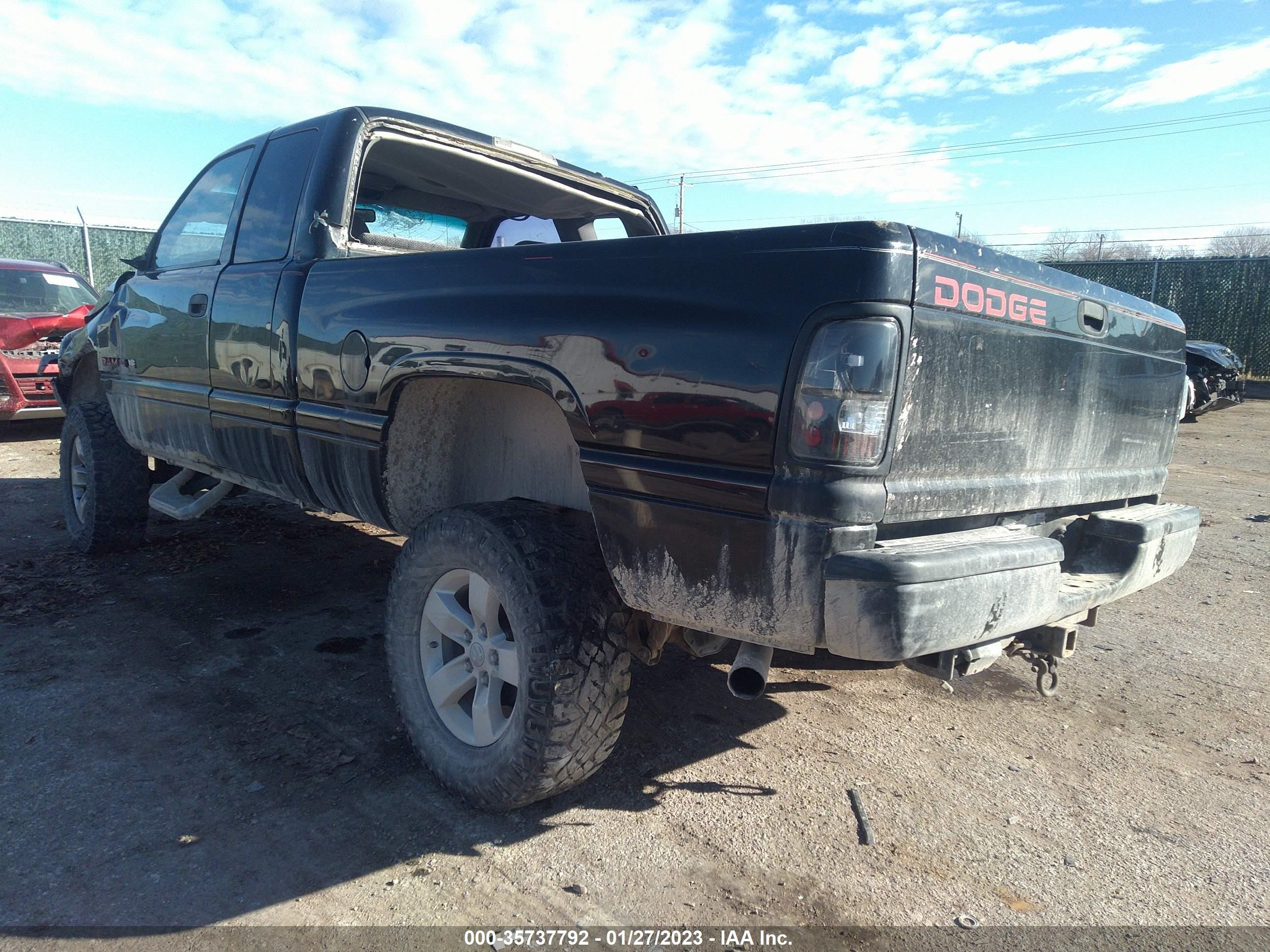 Photo 2 VIN: 1B7HF13Z4WJ112644 - DODGE RAM 