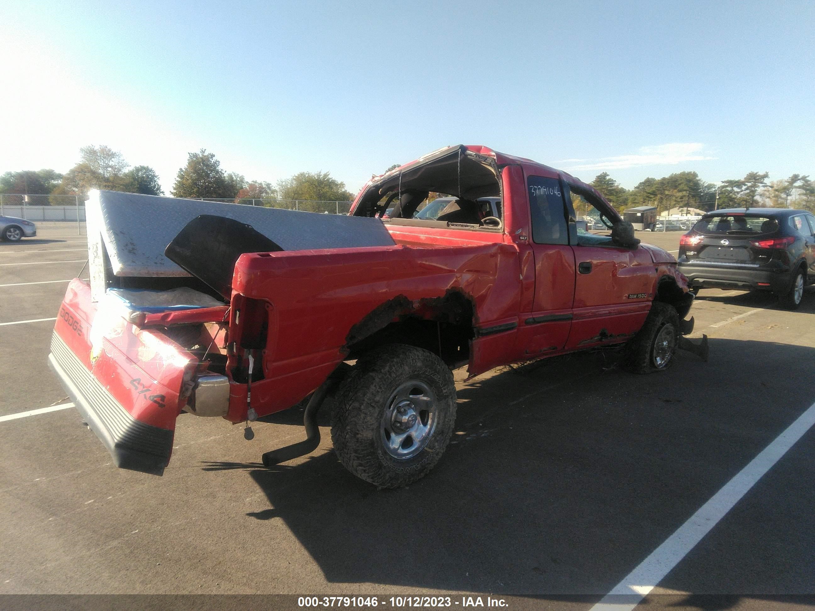 Photo 3 VIN: 1B7HF13Z4WJ113616 - DODGE RAM 