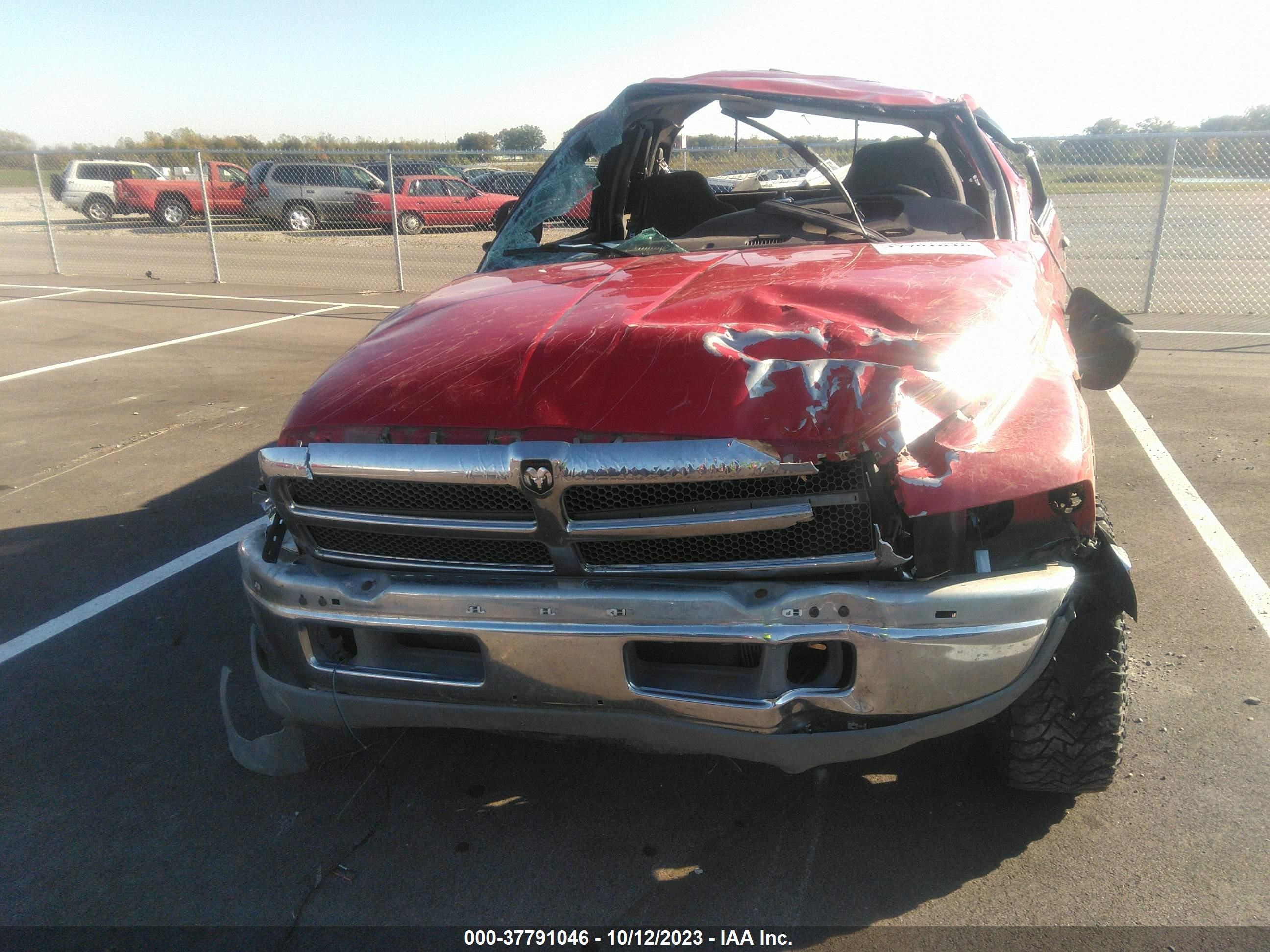 Photo 9 VIN: 1B7HF13Z4WJ113616 - DODGE RAM 