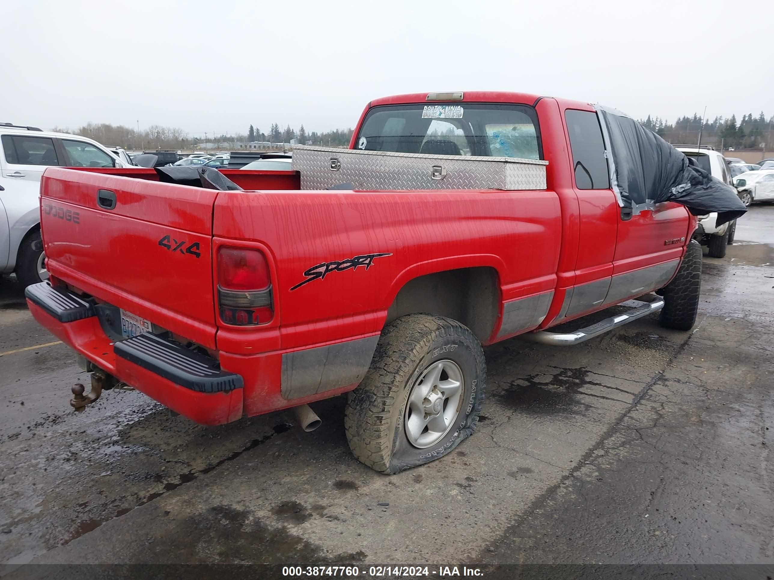 Photo 3 VIN: 1B7HF13Z5WJ215281 - DODGE RAM 