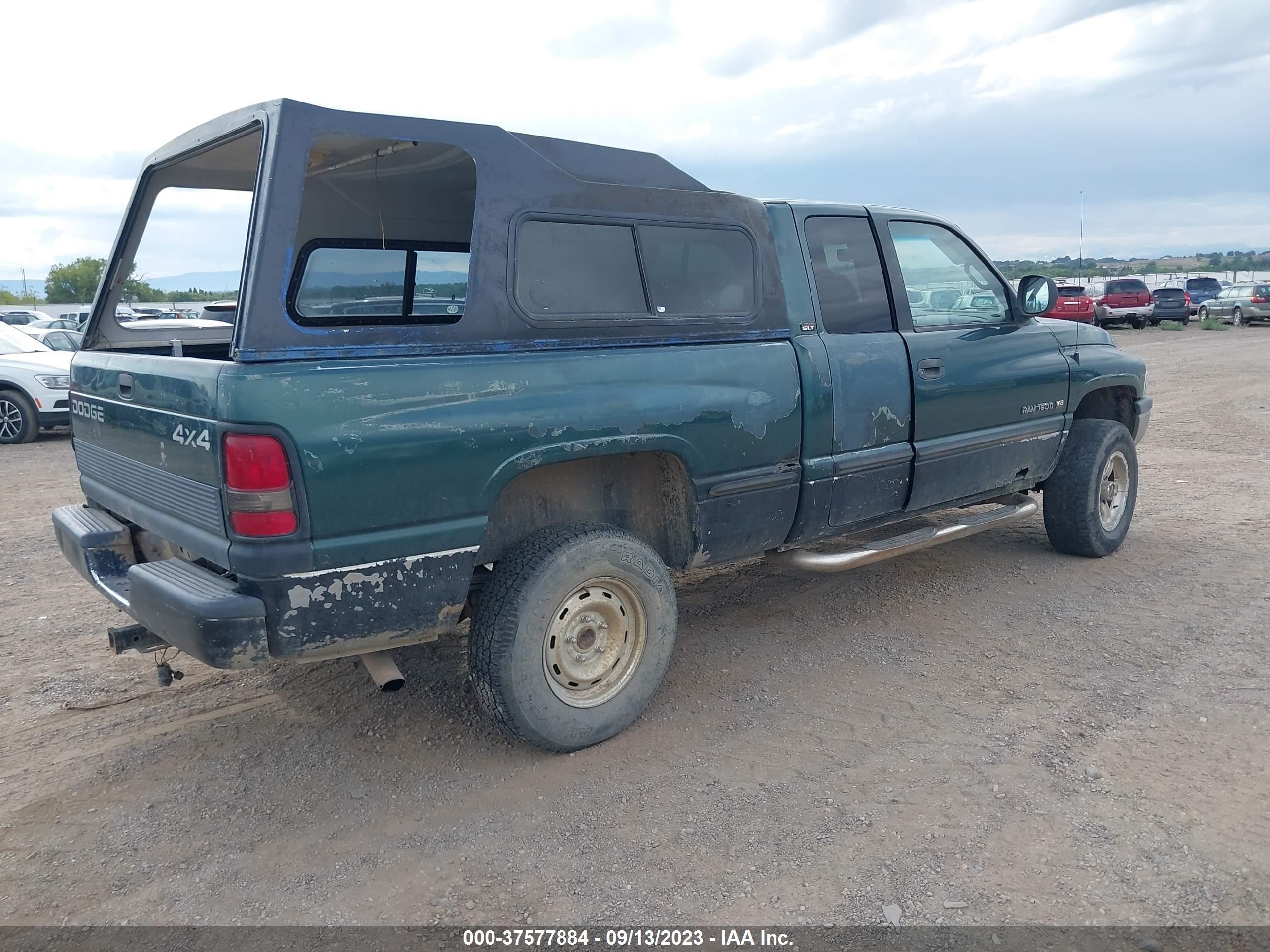 Photo 3 VIN: 1B7HF13Z6XJ634631 - DODGE RAM 