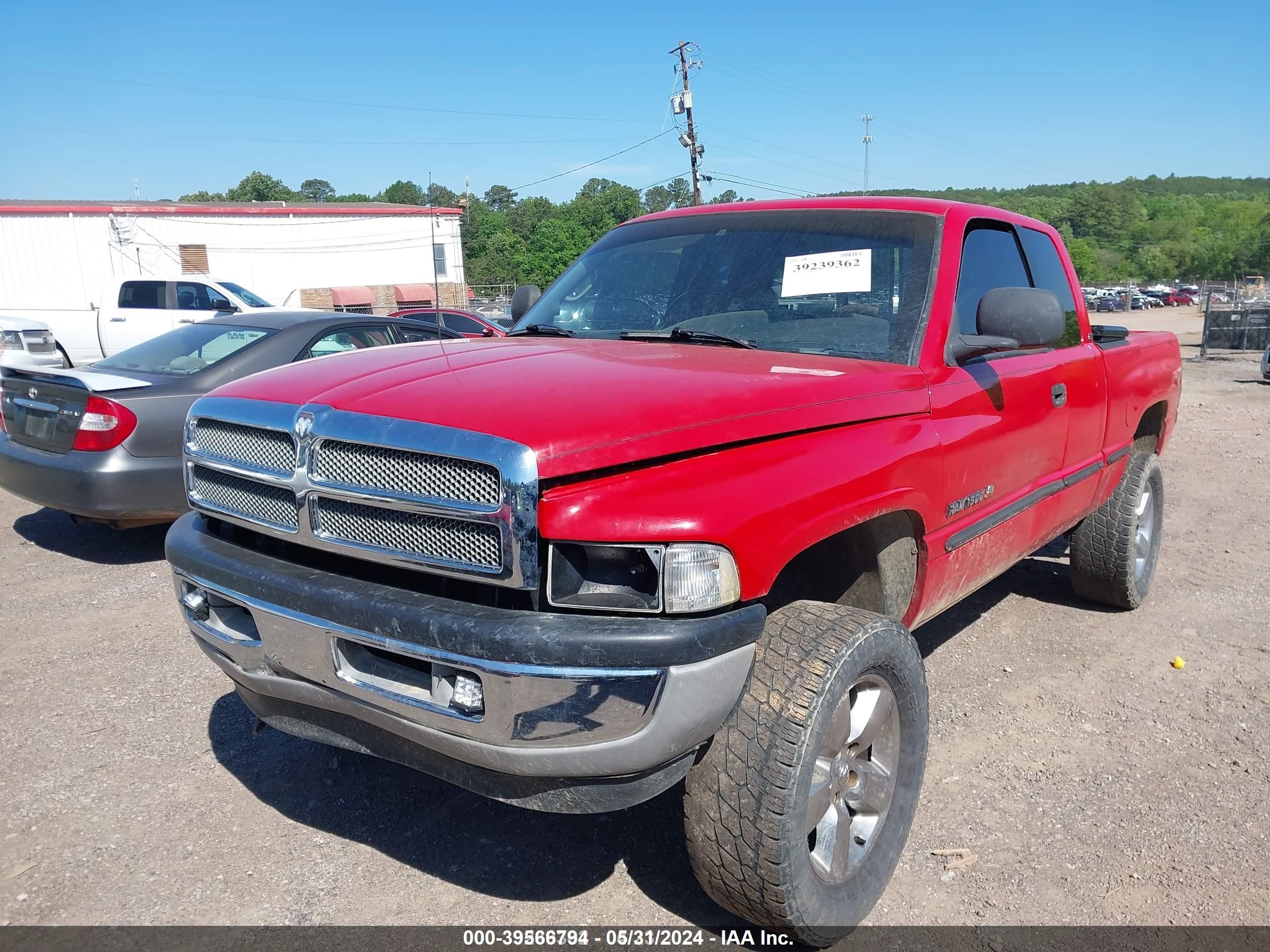 Photo 2 VIN: 1B7HF13Z7WJ141023 - DODGE RAM 