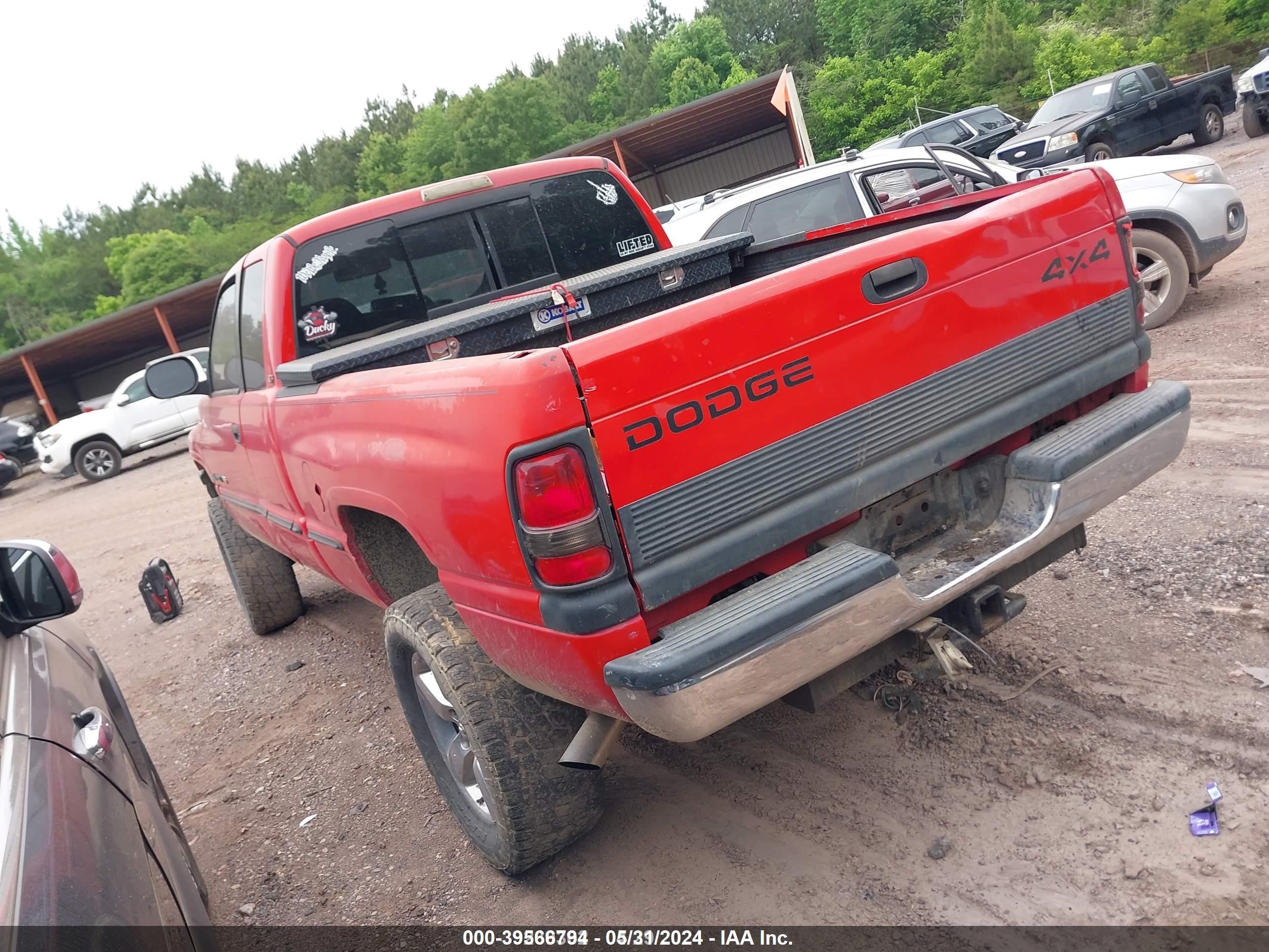 Photo 3 VIN: 1B7HF13Z7WJ141023 - DODGE RAM 