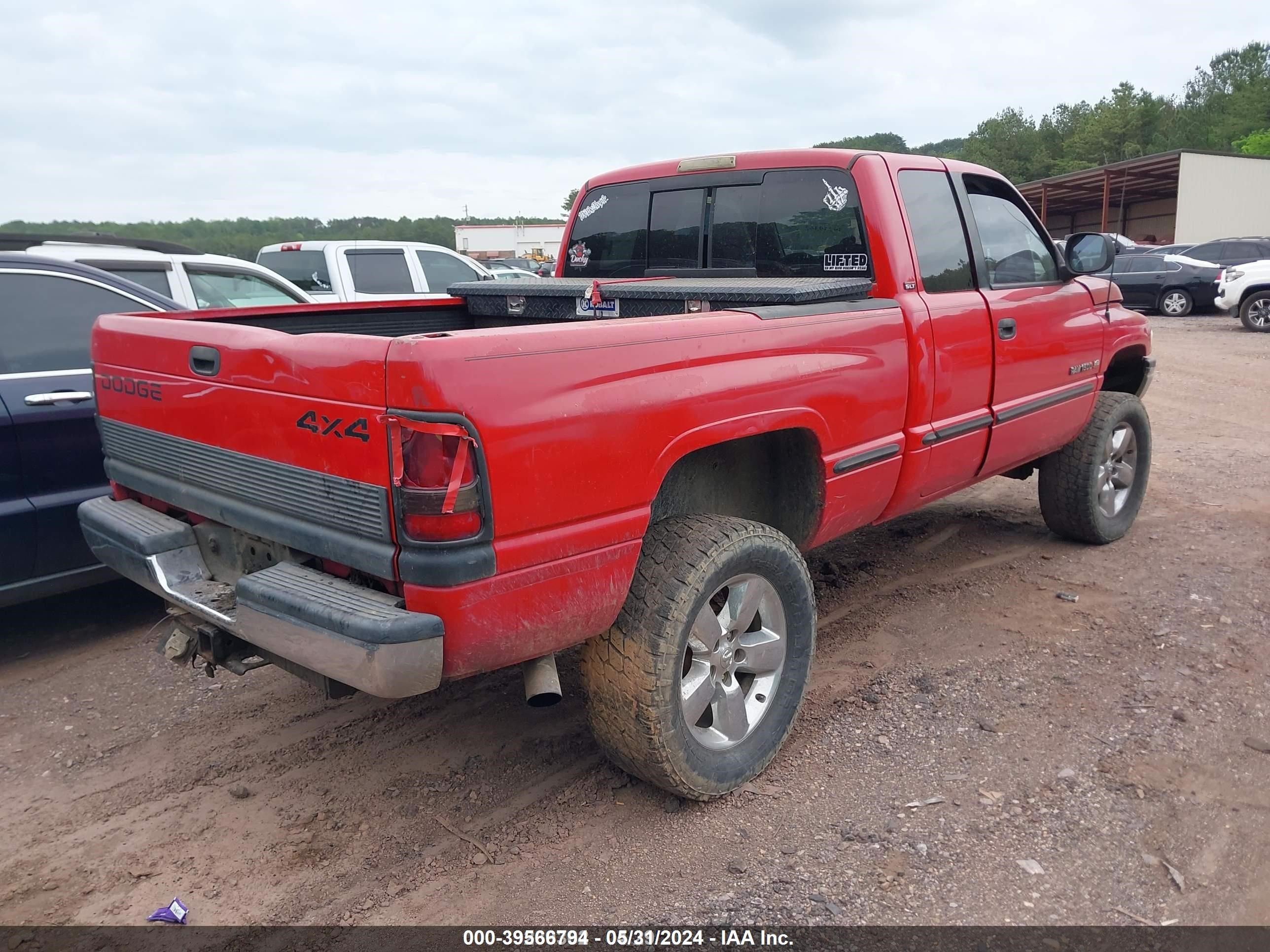 Photo 4 VIN: 1B7HF13Z7WJ141023 - DODGE RAM 