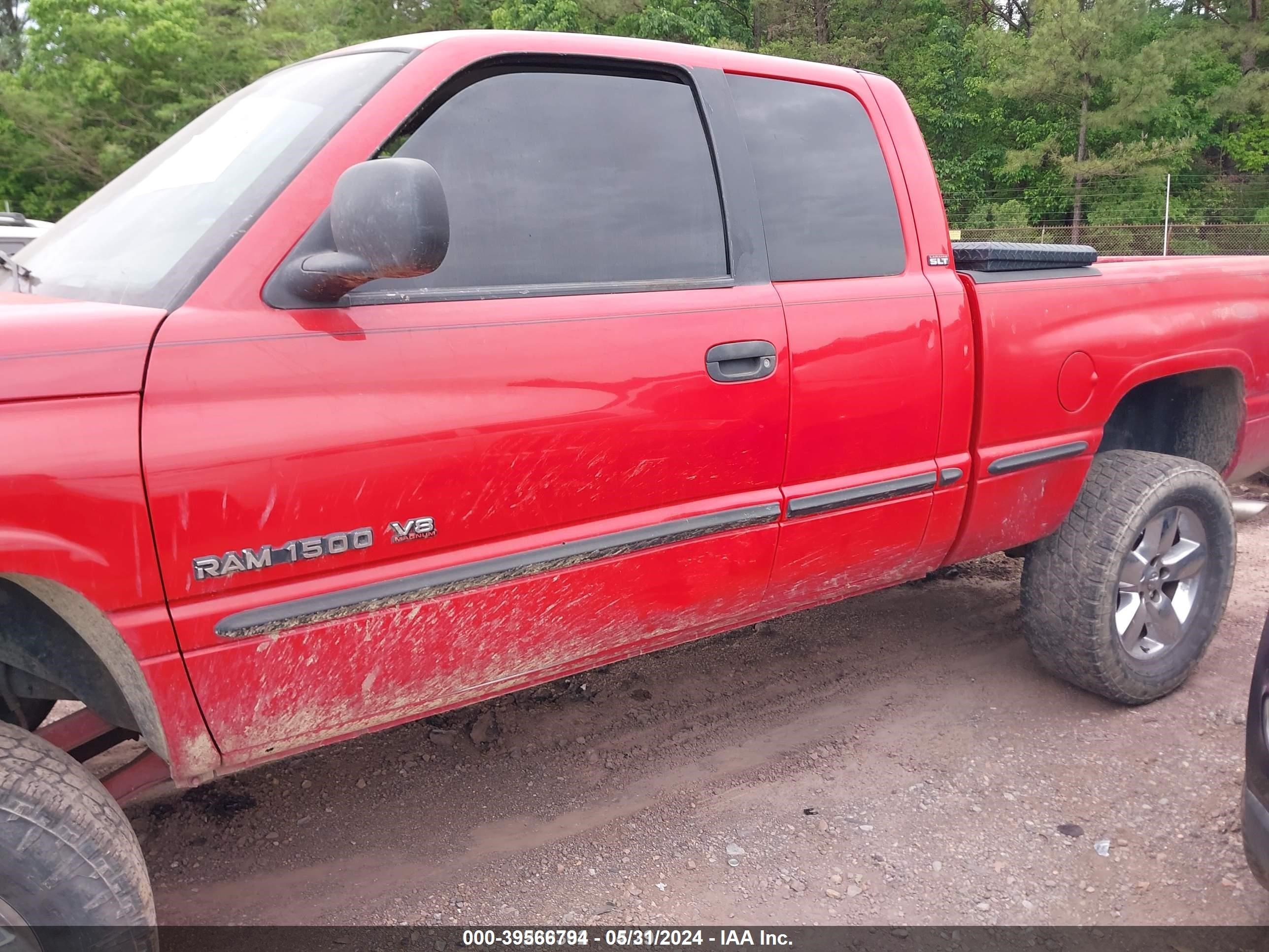 Photo 6 VIN: 1B7HF13Z7WJ141023 - DODGE RAM 