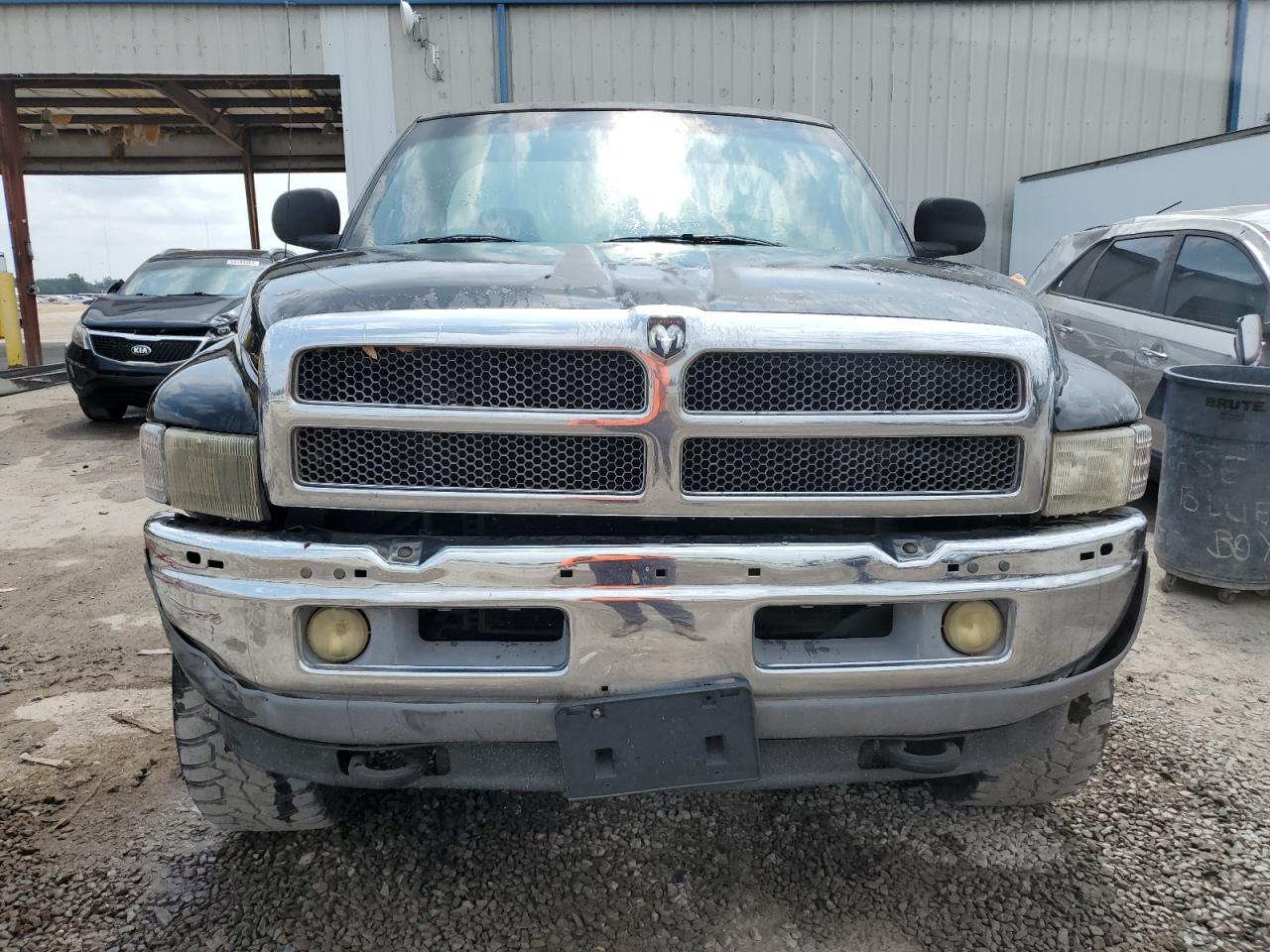 Photo 4 VIN: 1B7HF16Y11S126281 - DODGE RAM 