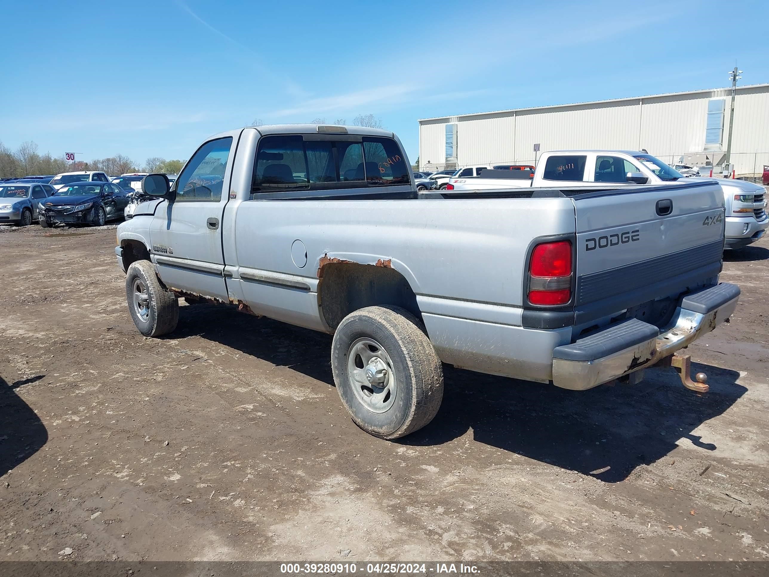 Photo 2 VIN: 1B7HF16Y3WS624313 - DODGE RAM 