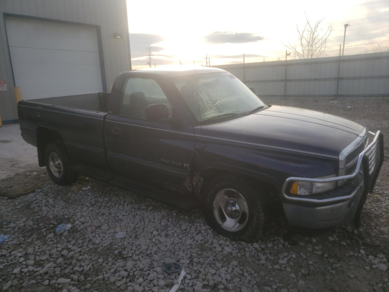 Photo 3 VIN: 1B7HF16Y6XS287024 - DODGE RAM 