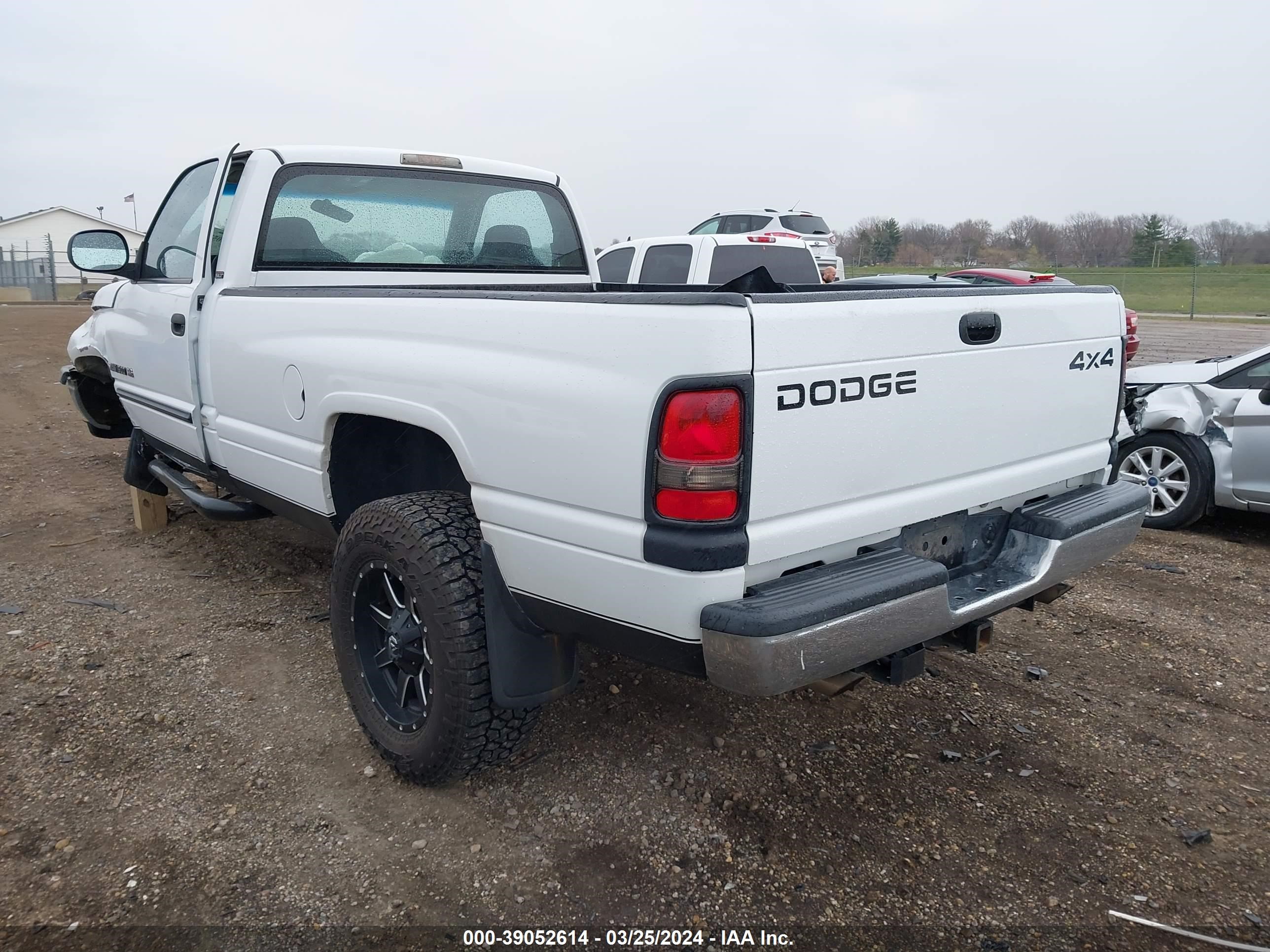 Photo 2 VIN: 1B7HF16Z61S106312 - DODGE RAM 