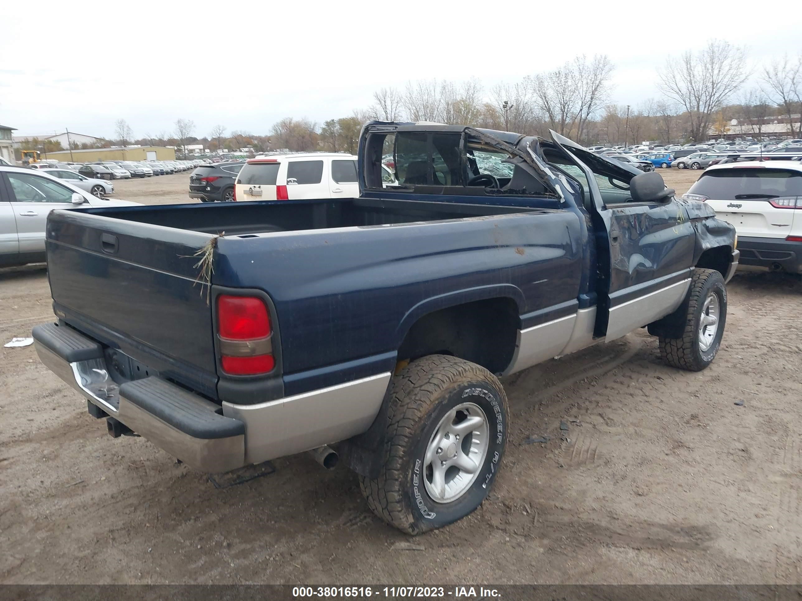 Photo 3 VIN: 1B7HF16Z91S112668 - DODGE RAM 