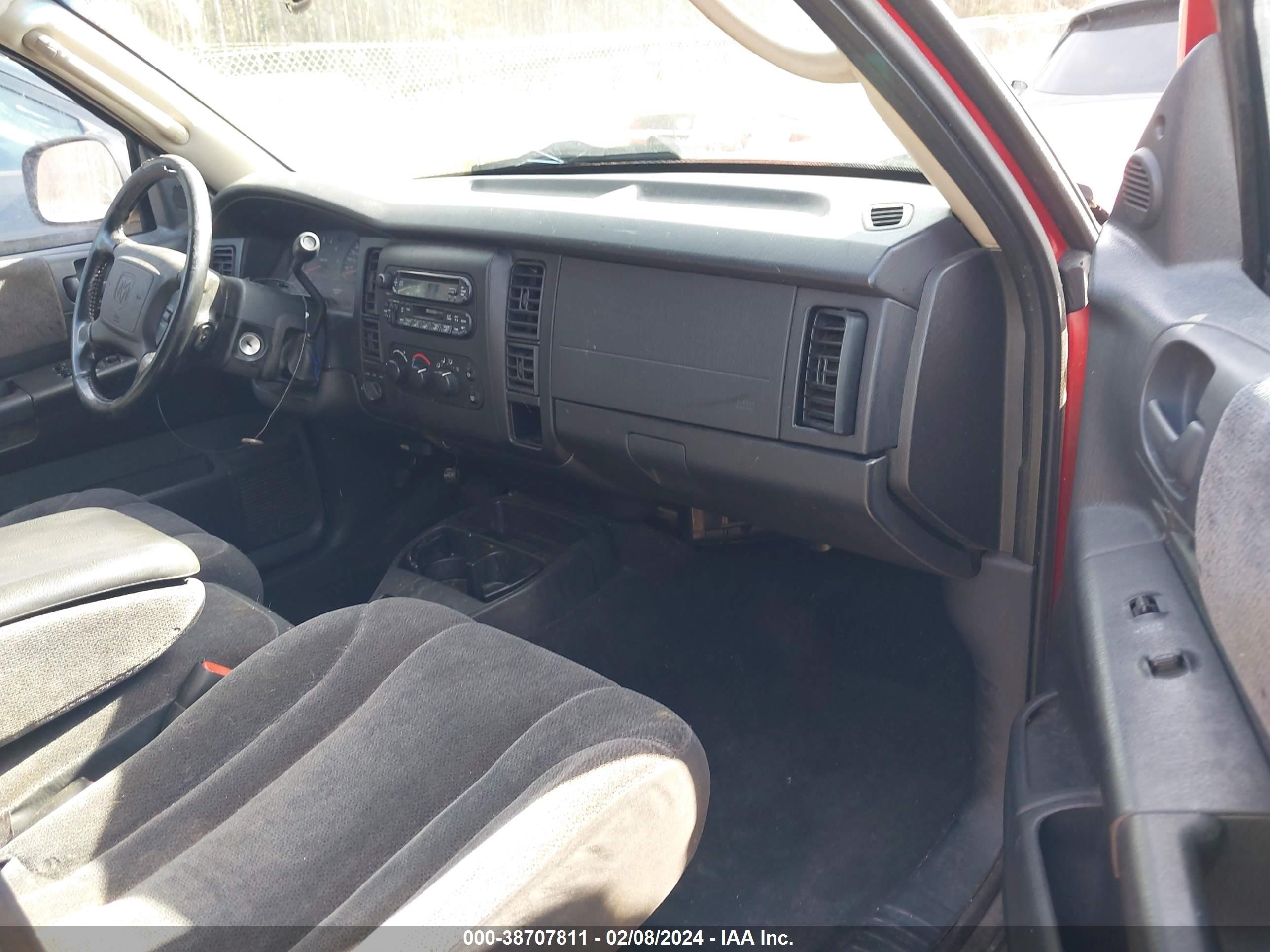 Photo 4 VIN: 1B7HG38N42S584376 - DODGE DAKOTA 