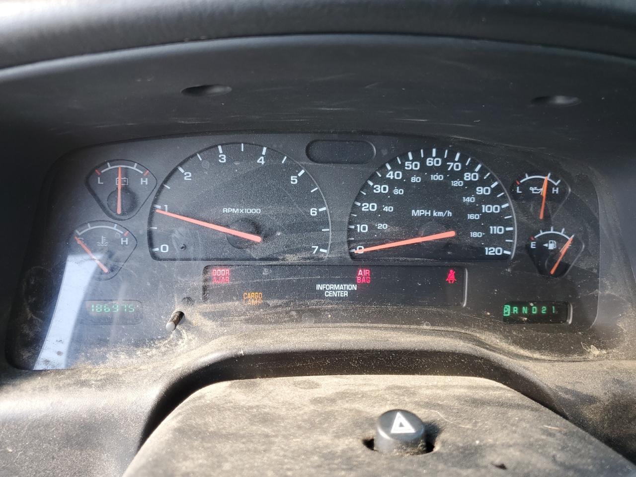 Photo 8 VIN: 1B7HG48NX2S696153 - DODGE DAKOTA 