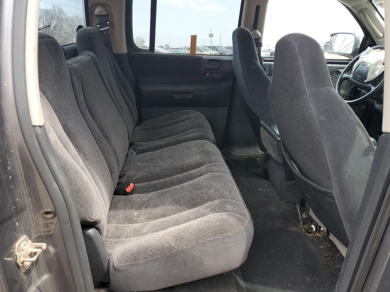 Photo 9 VIN: 1B7HG48NX2S696153 - DODGE DAKOTA 