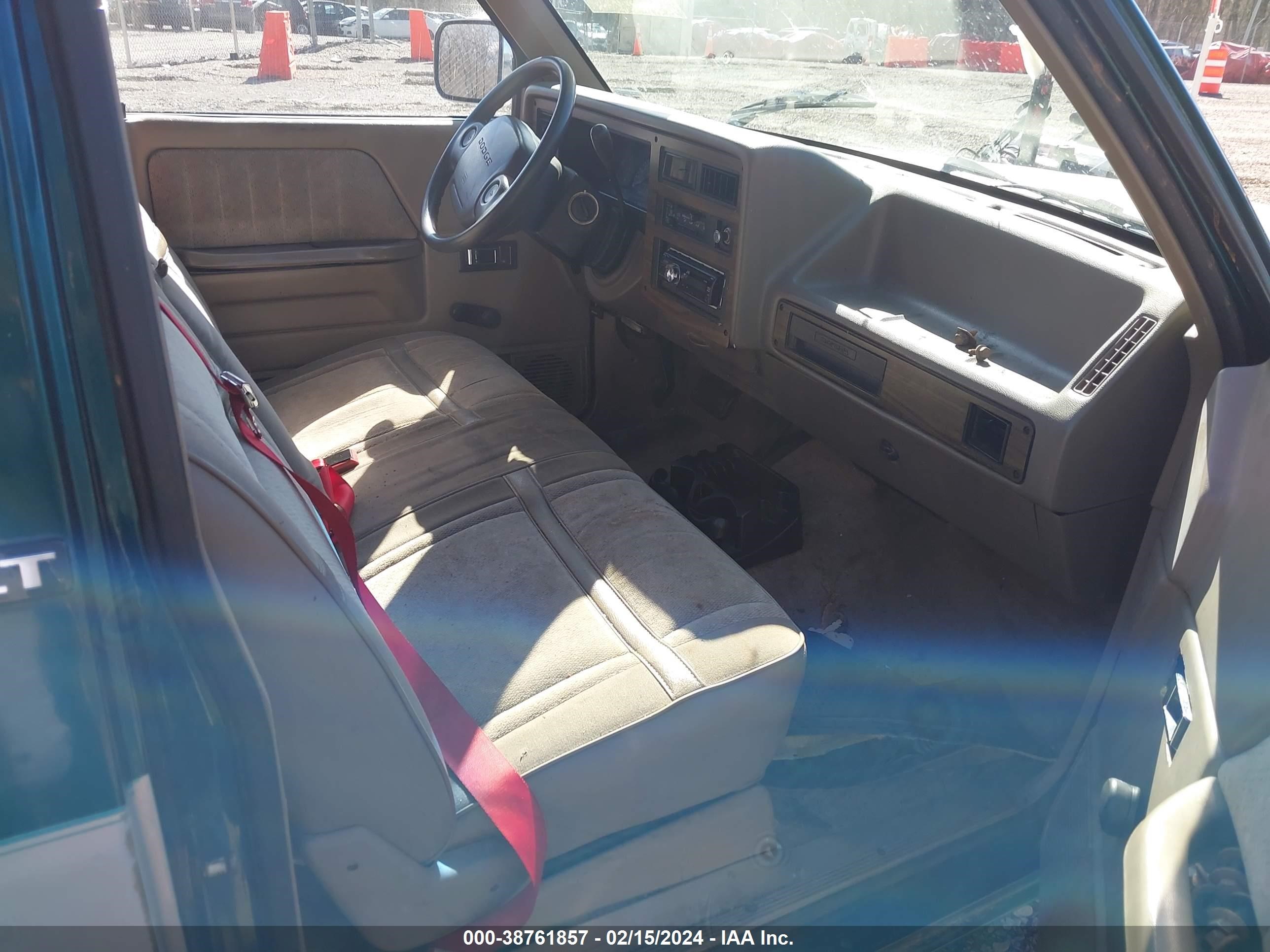 Photo 4 VIN: 1B7HL26Y1SS372991 - DODGE DAKOTA 