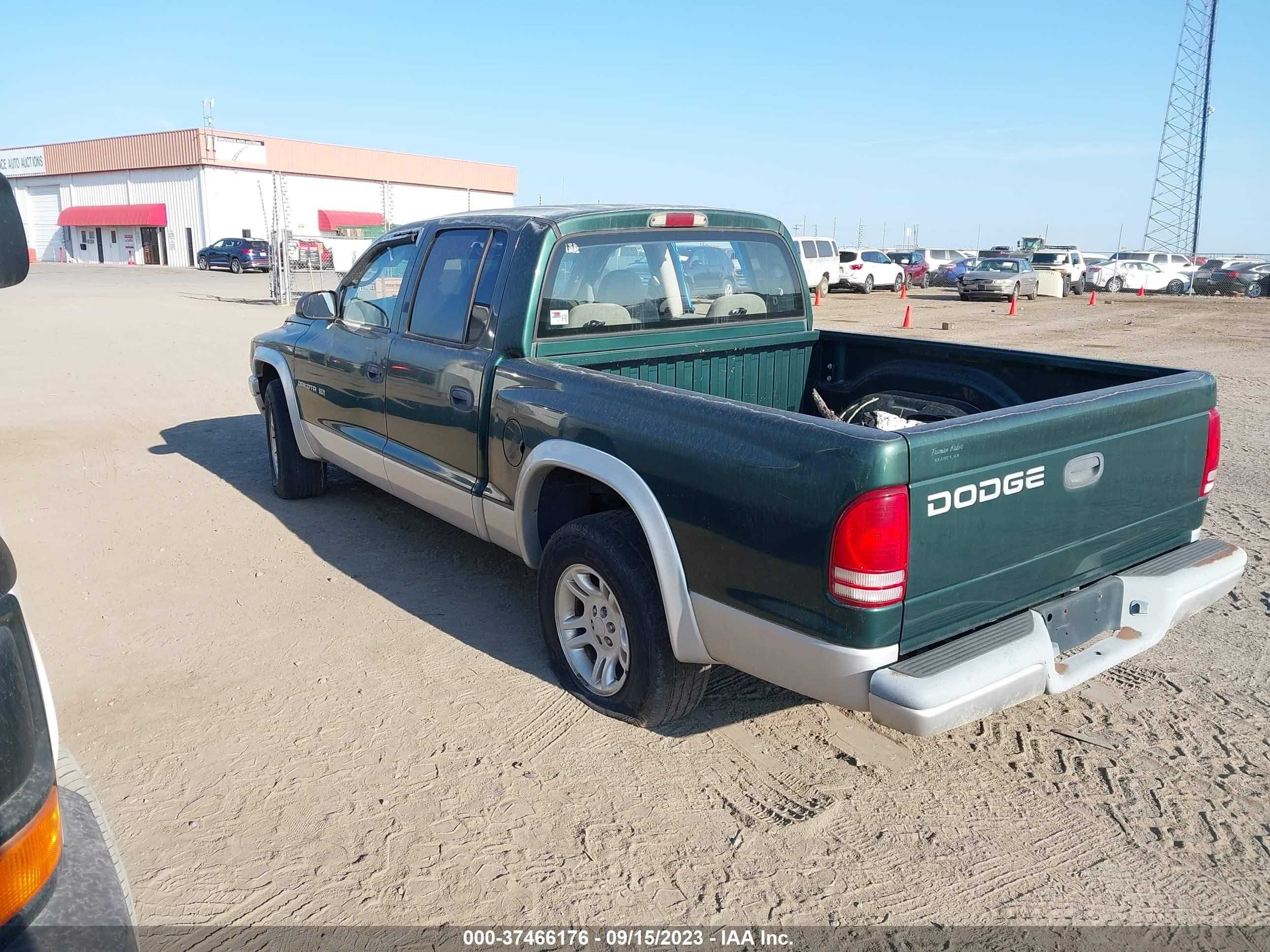 Photo 2 VIN: 1B7HL48N12S668561 - DODGE DAKOTA 