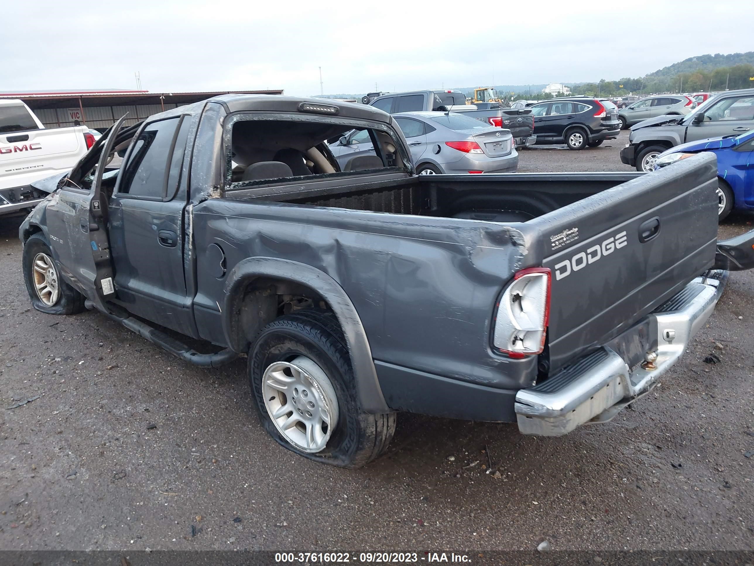 Photo 2 VIN: 1B7HL48NX2S502460 - DODGE DAKOTA 