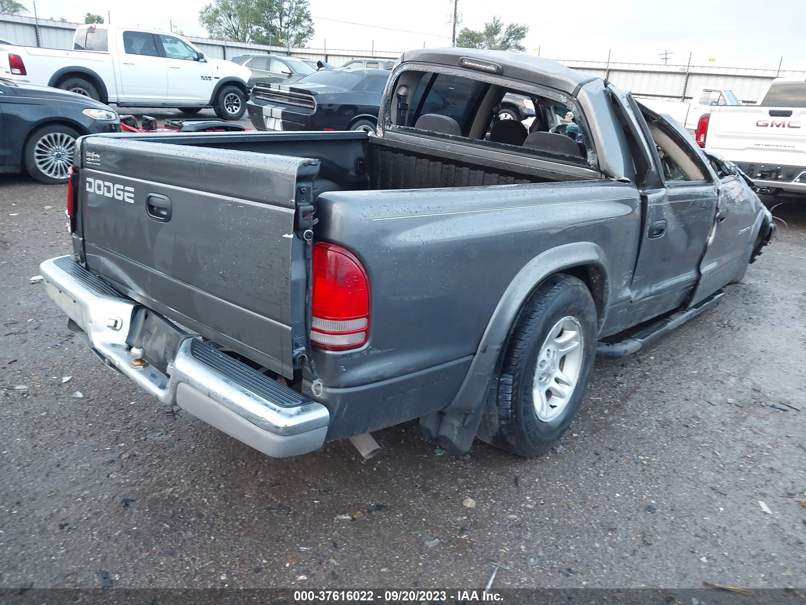 Photo 3 VIN: 1B7HL48NX2S502460 - DODGE DAKOTA 