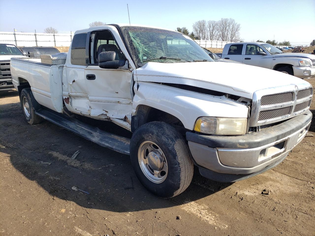 Photo 3 VIN: 1B7KC23771J511138 - DODGE RAM 