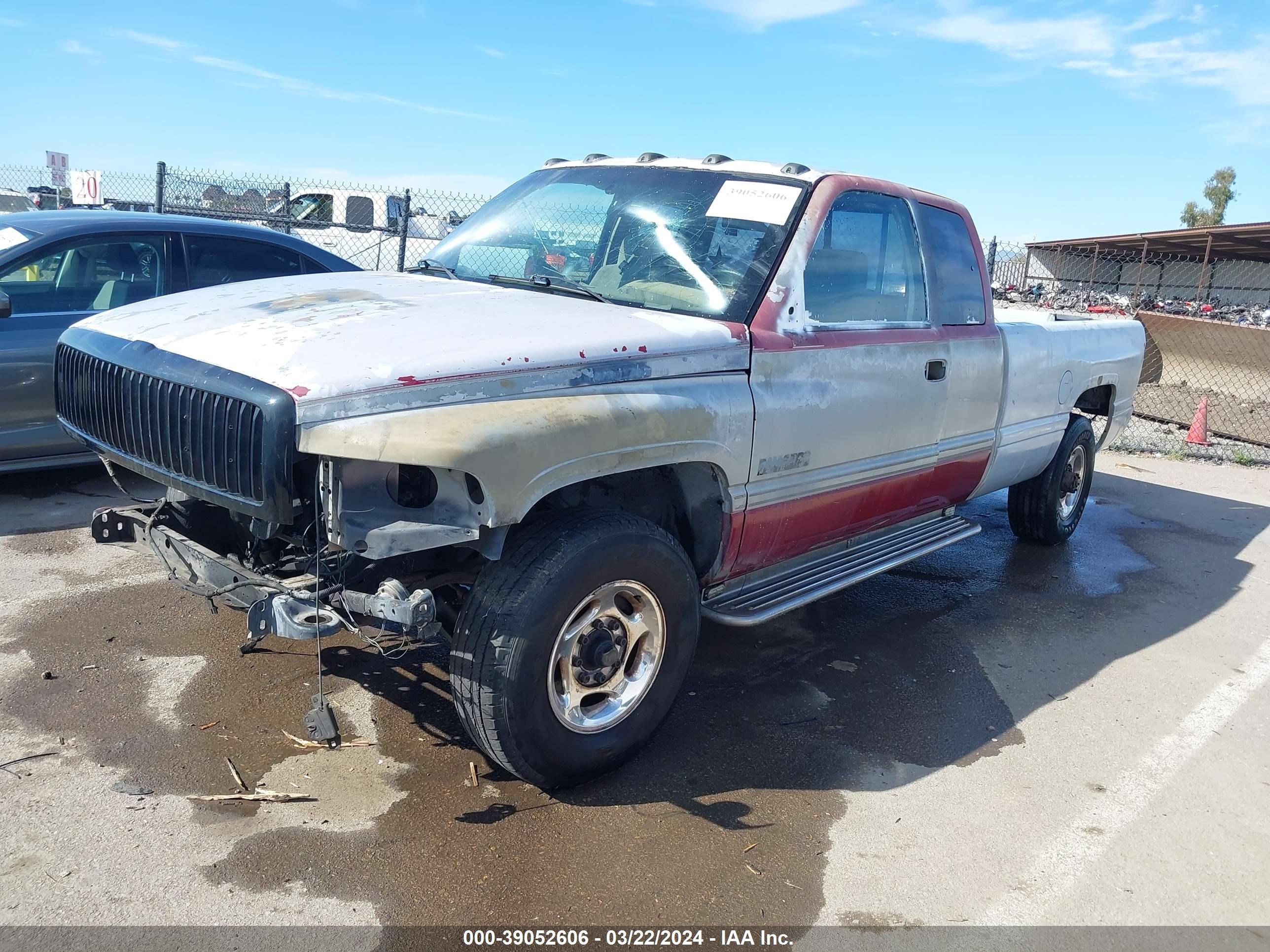 Photo 1 VIN: 1B7KC23C9TJ158465 - DODGE RAM 