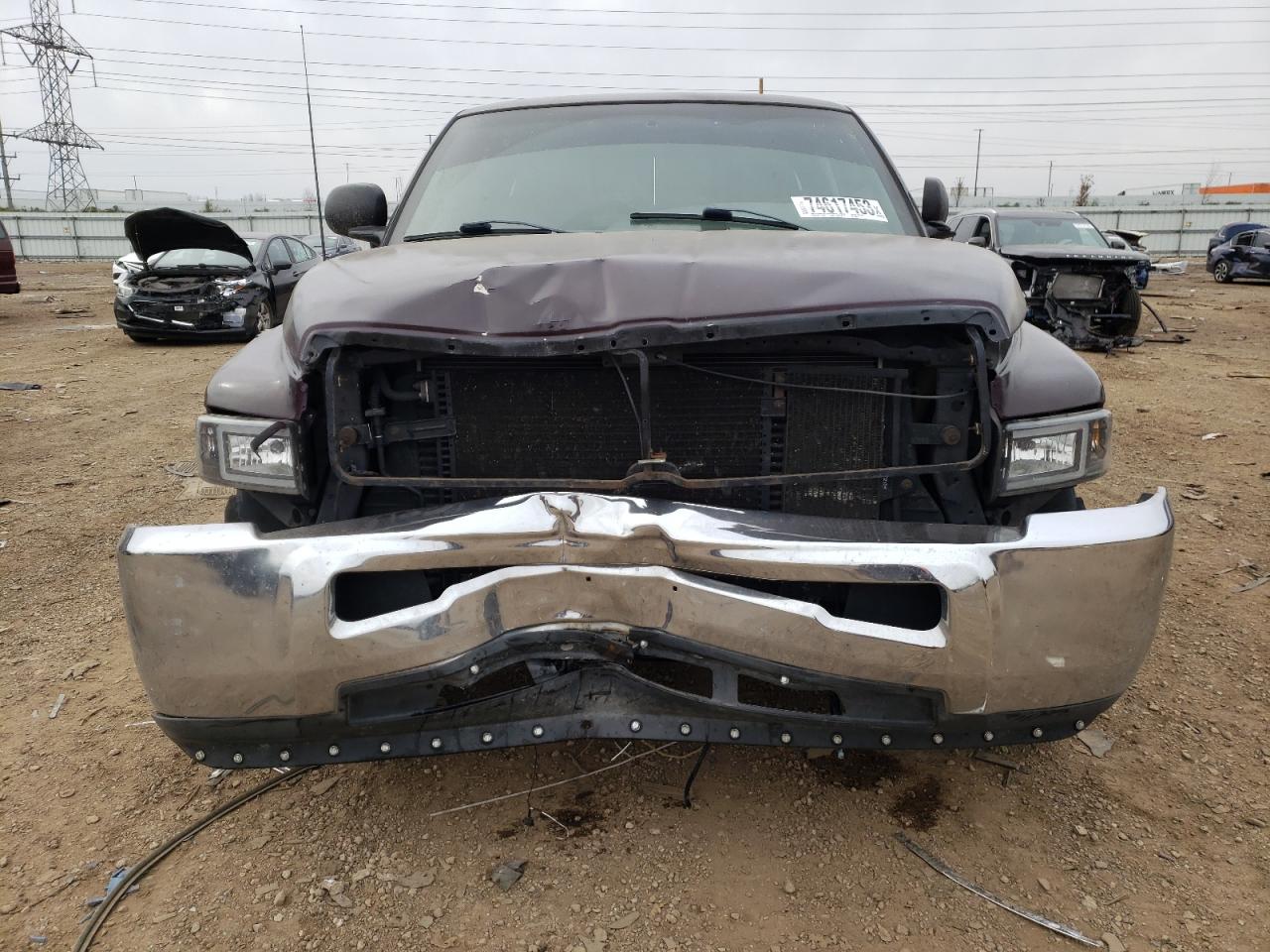 Photo 4 VIN: 1B7KC23D9WJ106945 - DODGE RAM 