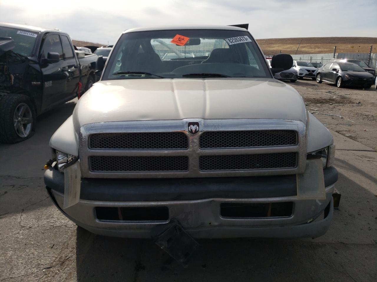 Photo 4 VIN: 1B7KC23Z8WJ158823 - DODGE RAM 