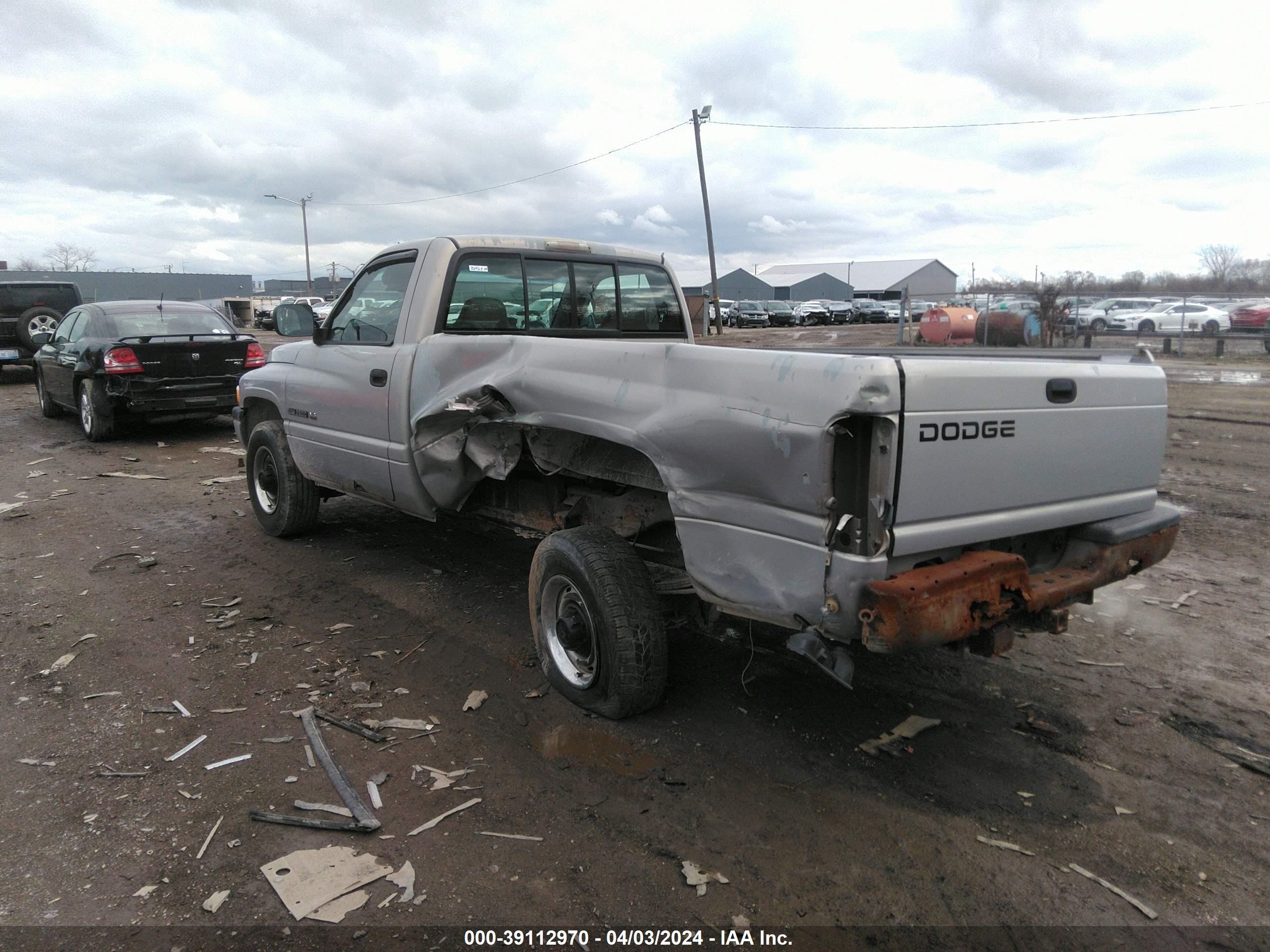 Photo 2 VIN: 1B7KC26ZXRS638646 - DODGE RAM 