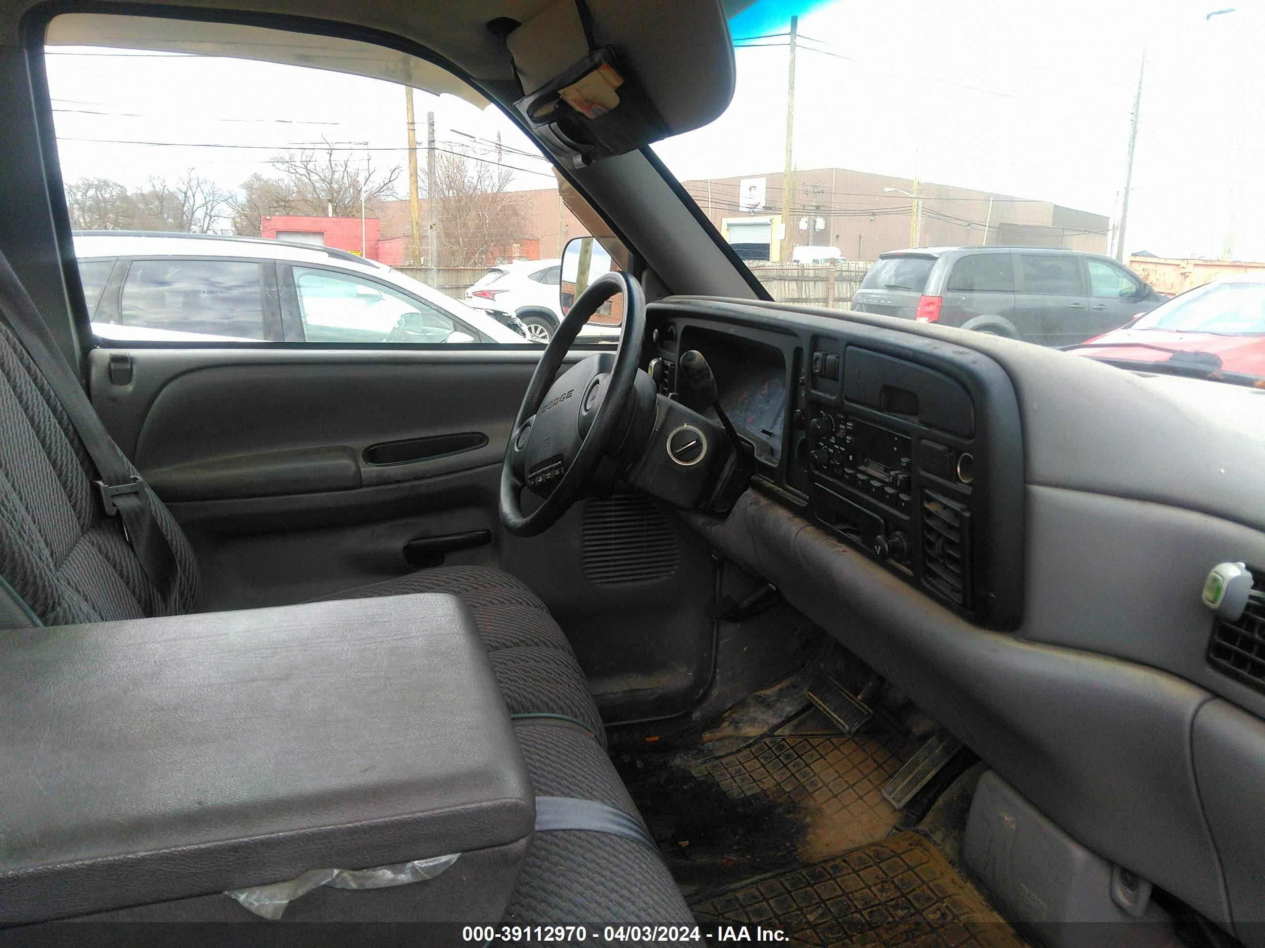 Photo 4 VIN: 1B7KC26ZXRS638646 - DODGE RAM 