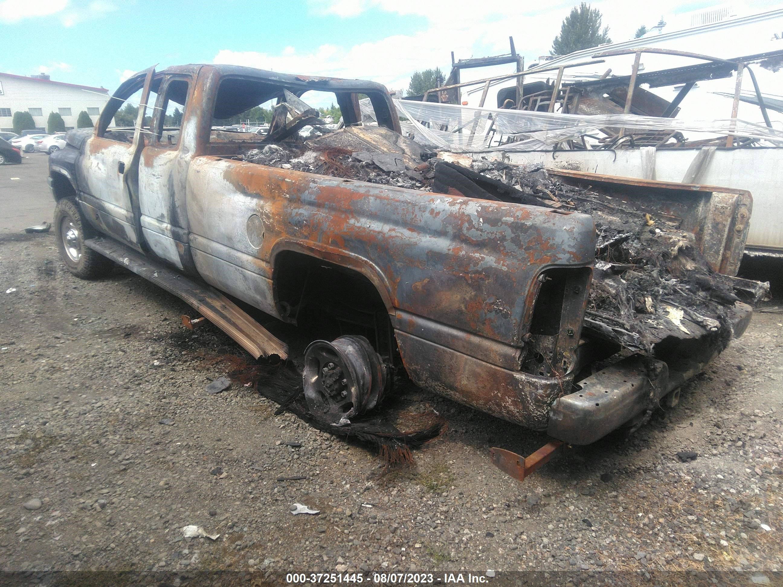 Photo 2 VIN: 1B7KF23611J599456 - DODGE RAM 