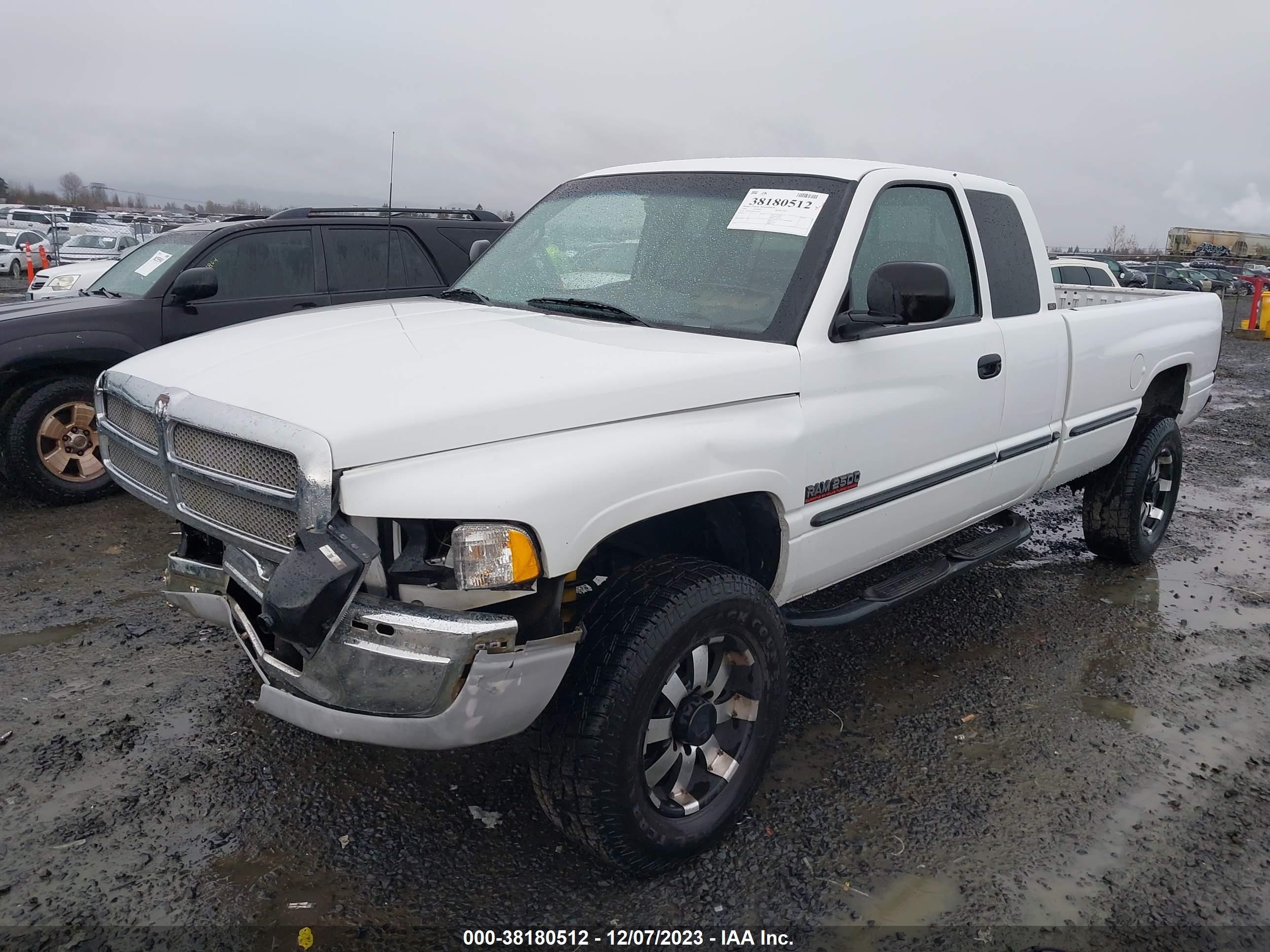 Photo 1 VIN: 1B7KF2366XJ631844 - DODGE RAM 