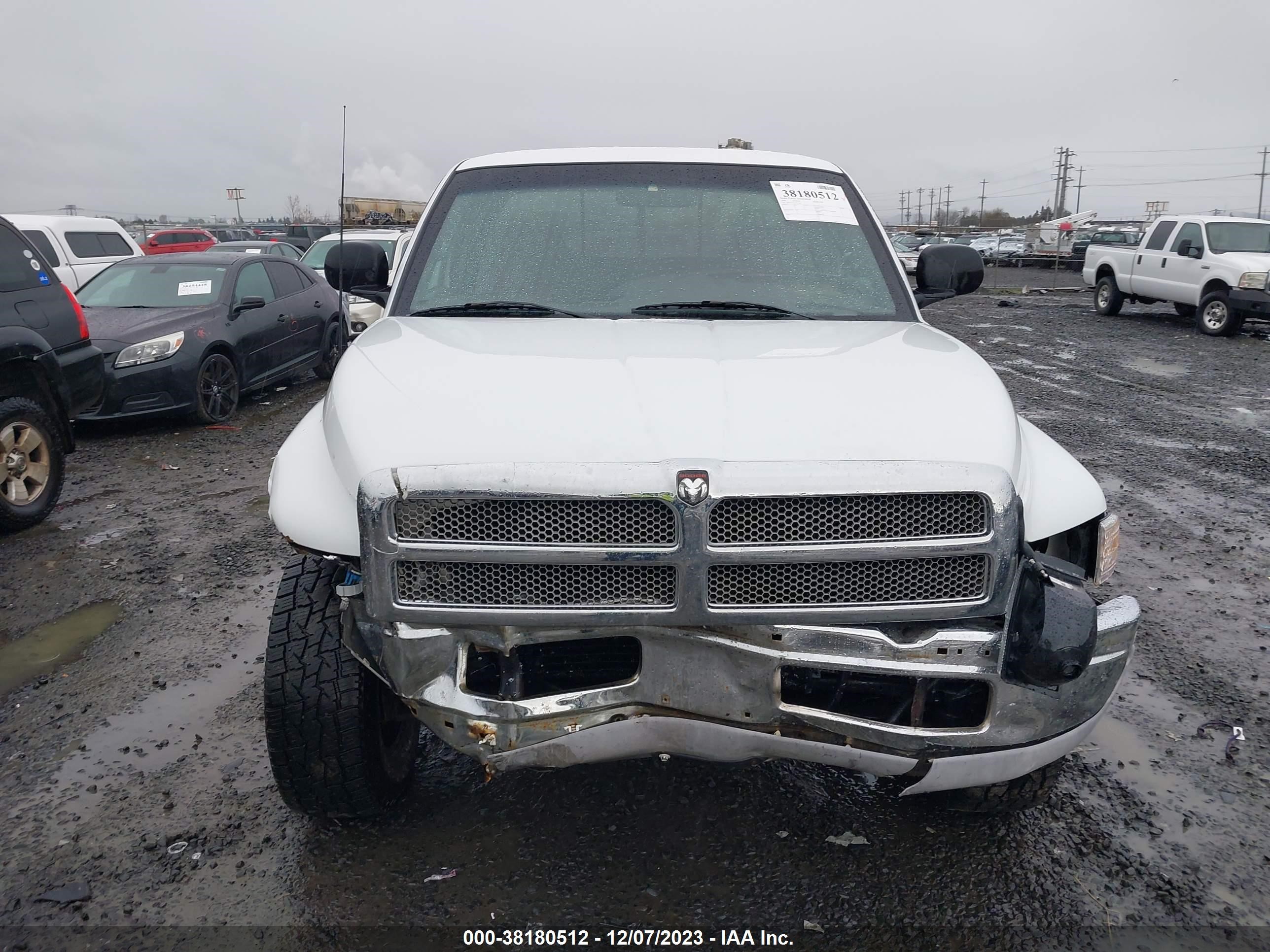 Photo 12 VIN: 1B7KF2366XJ631844 - DODGE RAM 