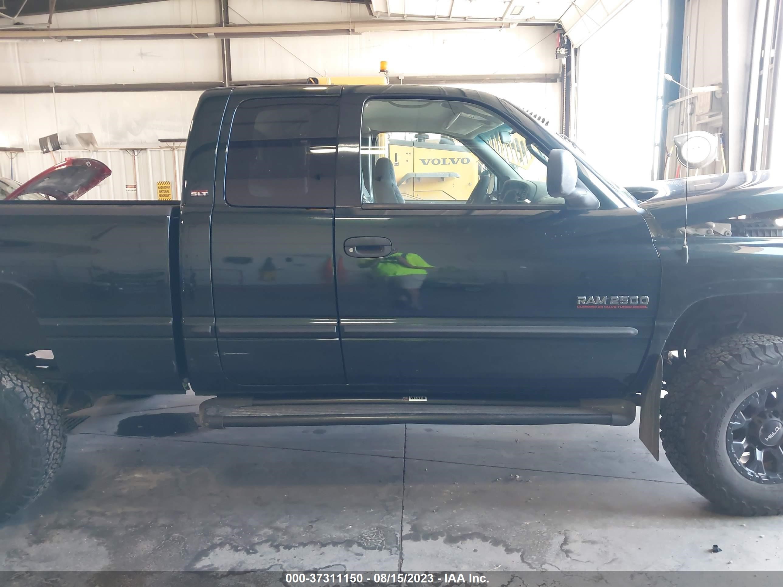 Photo 12 VIN: 1B7KF2367YJ106325 - DODGE RAM 