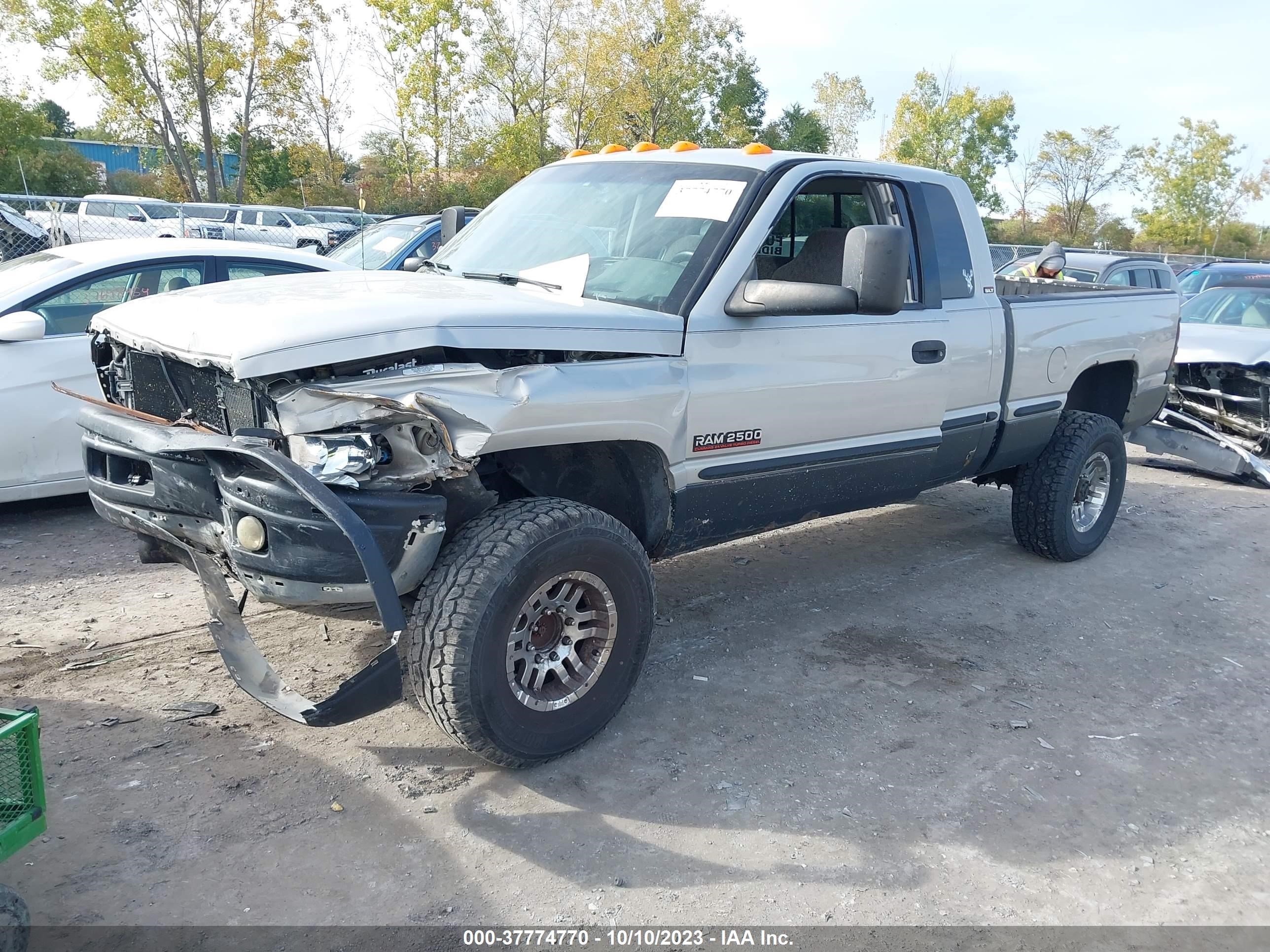 Photo 1 VIN: 1B7KF2368XJ519949 - DODGE RAM 