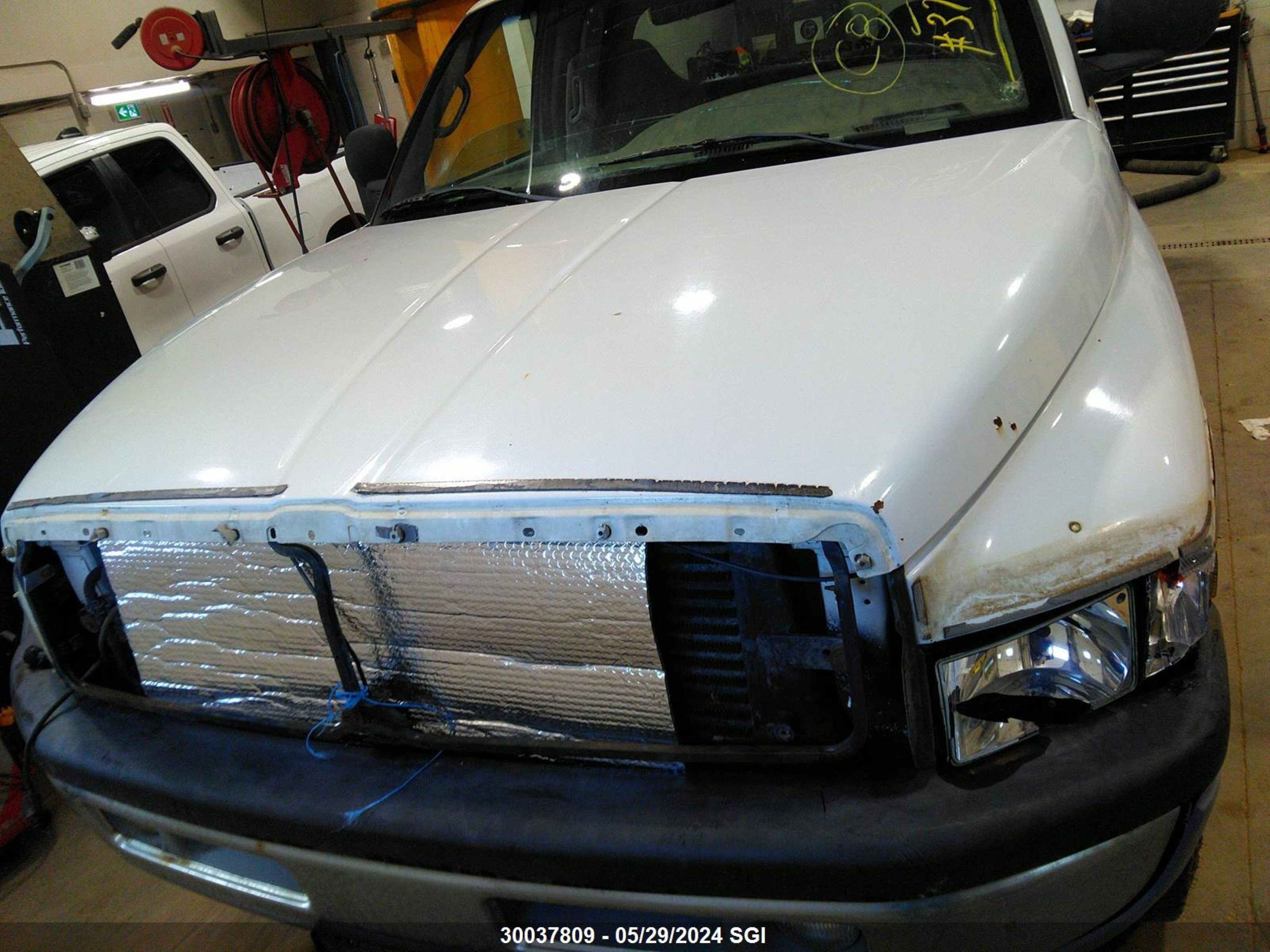 Photo 12 VIN: 1B7KF236XWJ204679 - DODGE RAM 