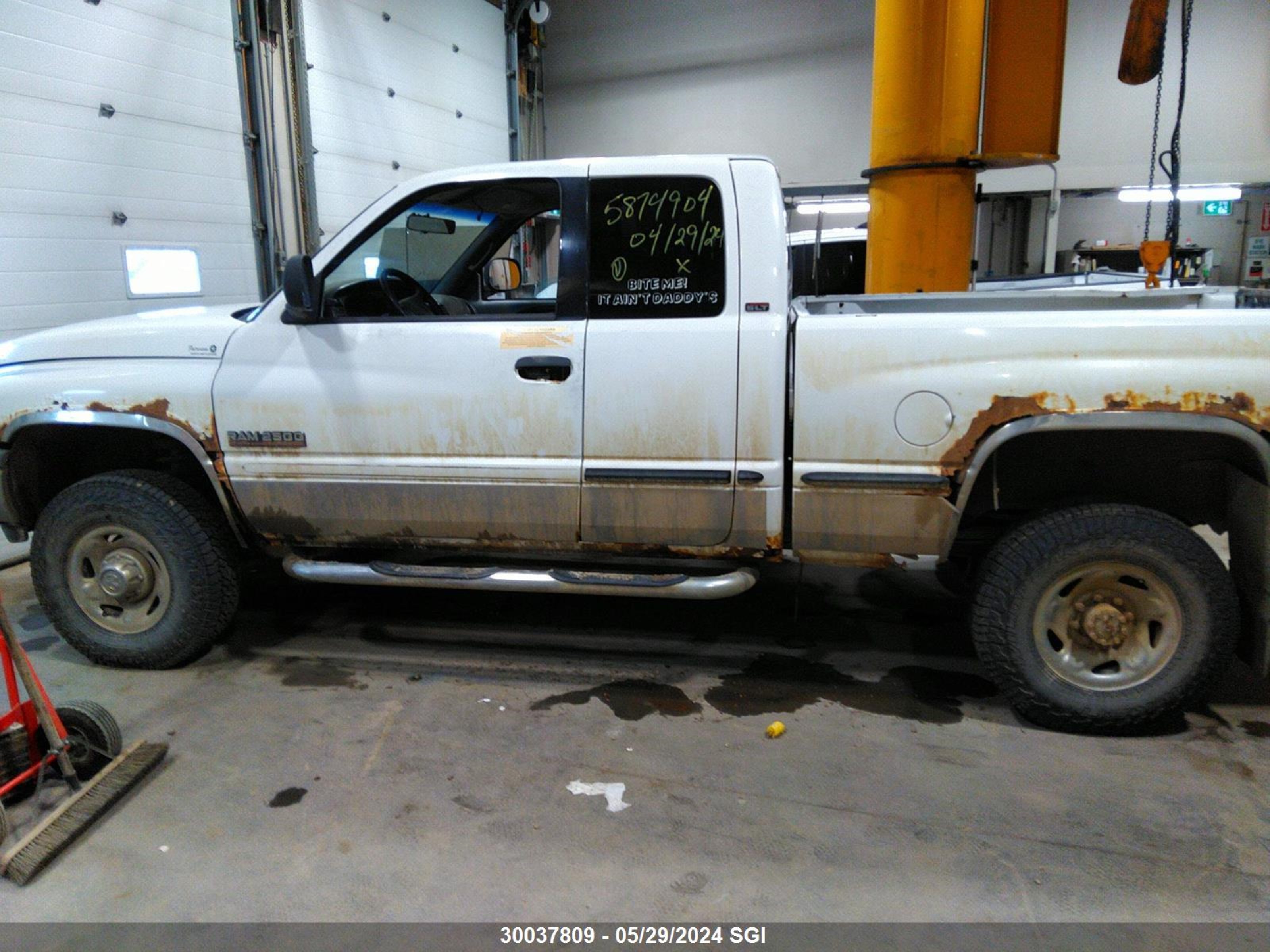 Photo 14 VIN: 1B7KF236XWJ204679 - DODGE RAM 