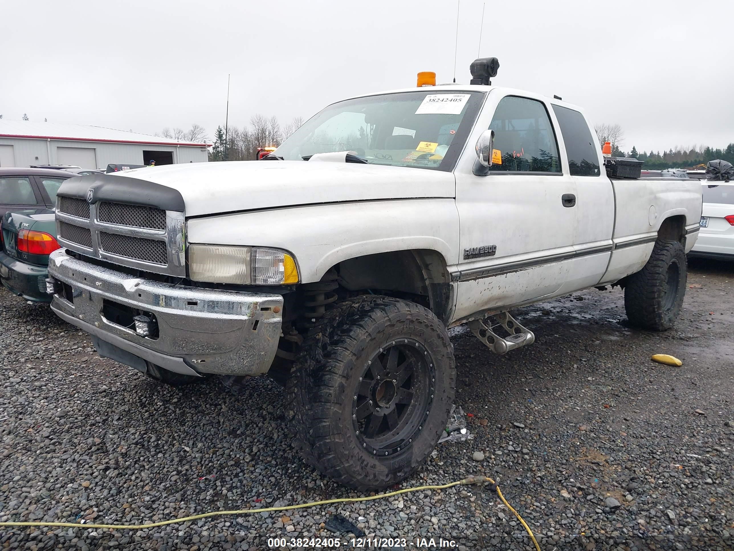 Photo 1 VIN: 1B7KF23C8TJ146119 - DODGE RAM 