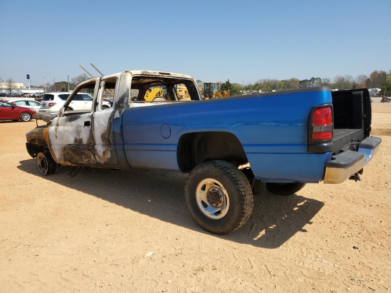 Photo 1 VIN: 1B7KF23D8WJ116826 - DODGE RAM 