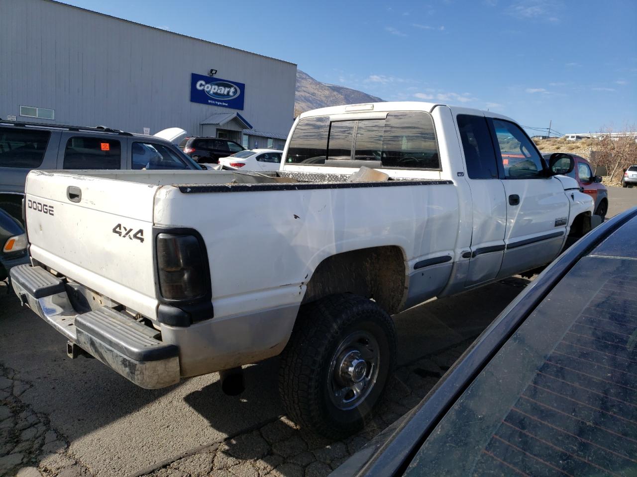 Photo 2 VIN: 1B7KF23DXWJ143607 - DODGE RAM 