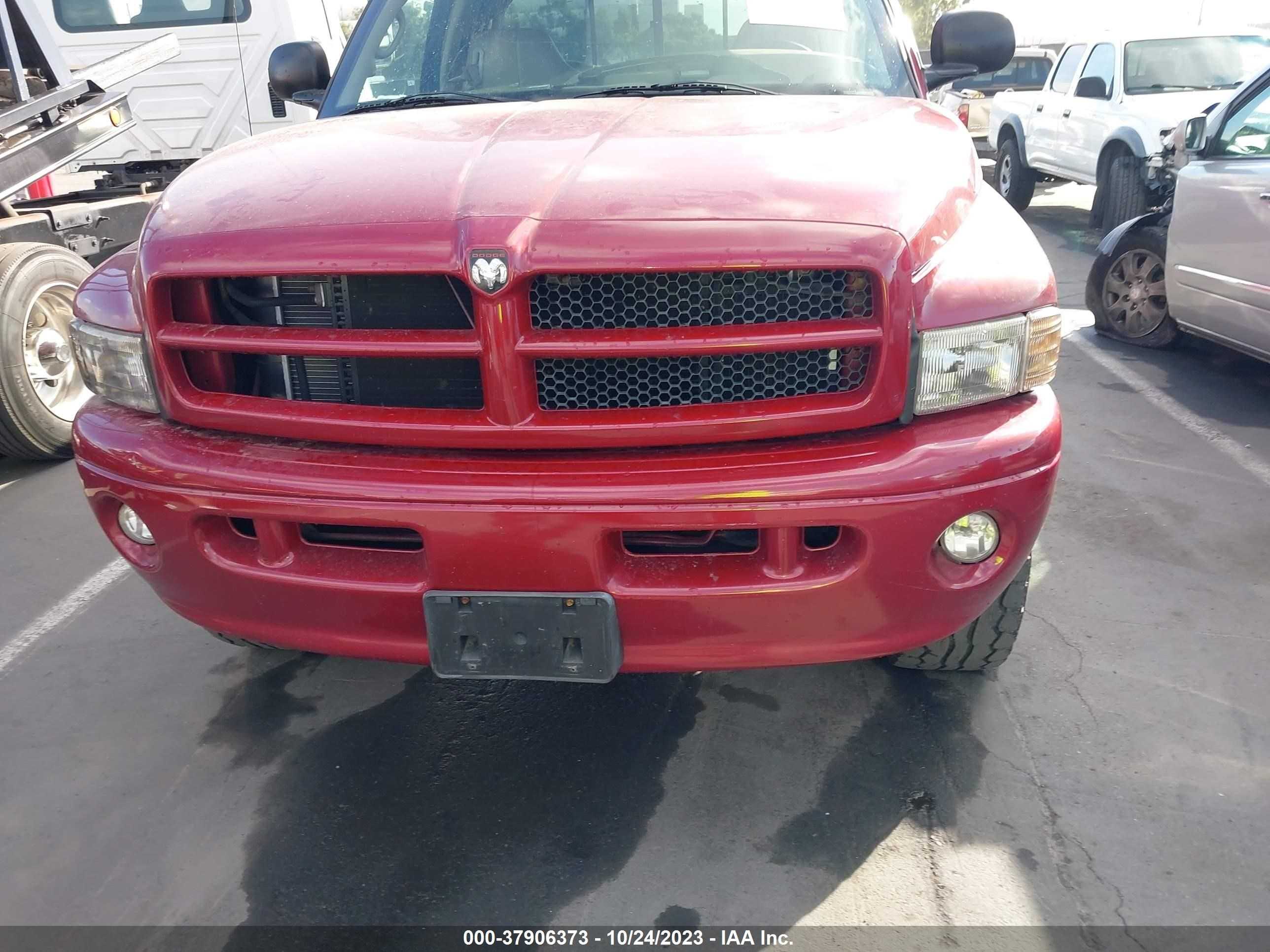 Photo 11 VIN: 1B7KF23W0YJ125511 - DODGE RAM 