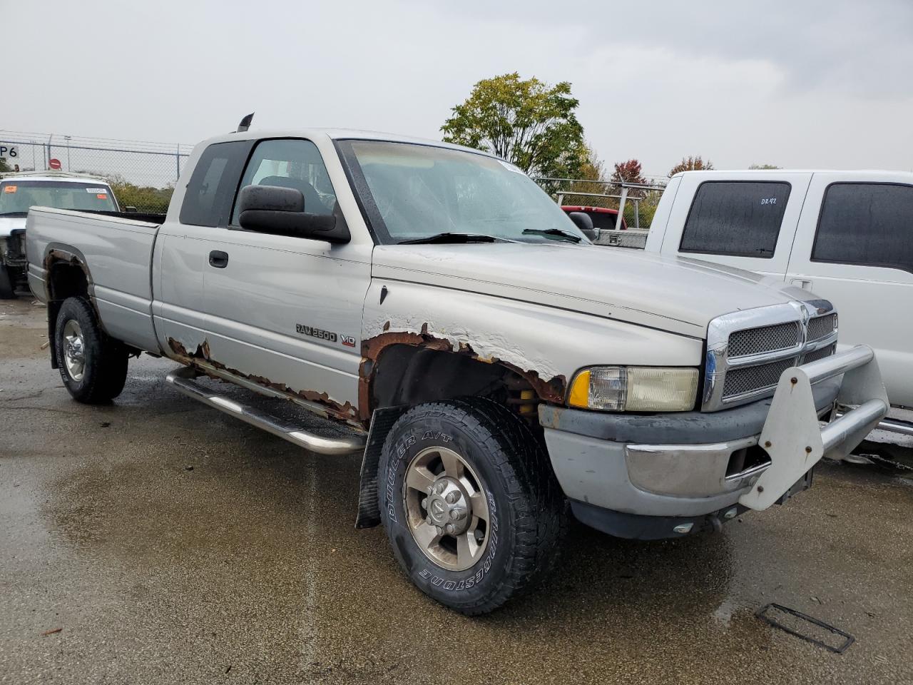 Photo 3 VIN: 1B7KF23W7WJ160544 - DODGE RAM 