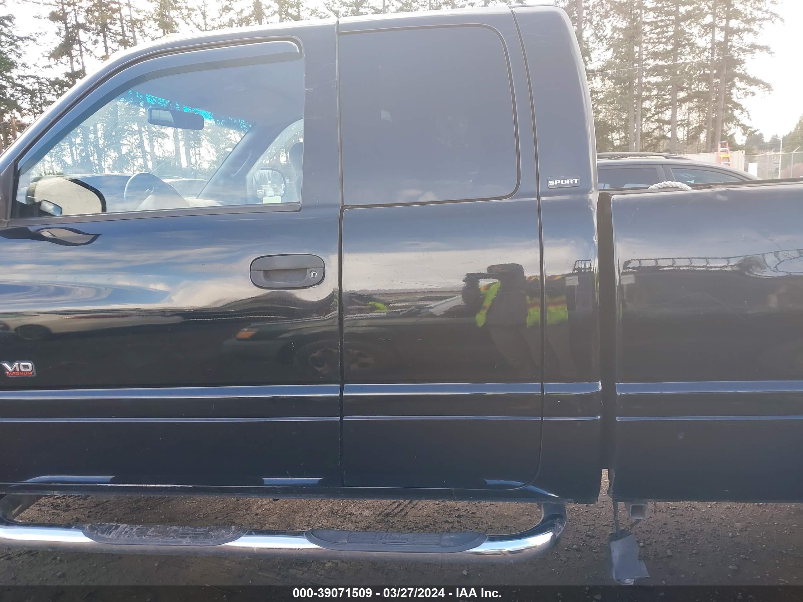 Photo 12 VIN: 1B7KF23W91J559576 - DODGE RAM 