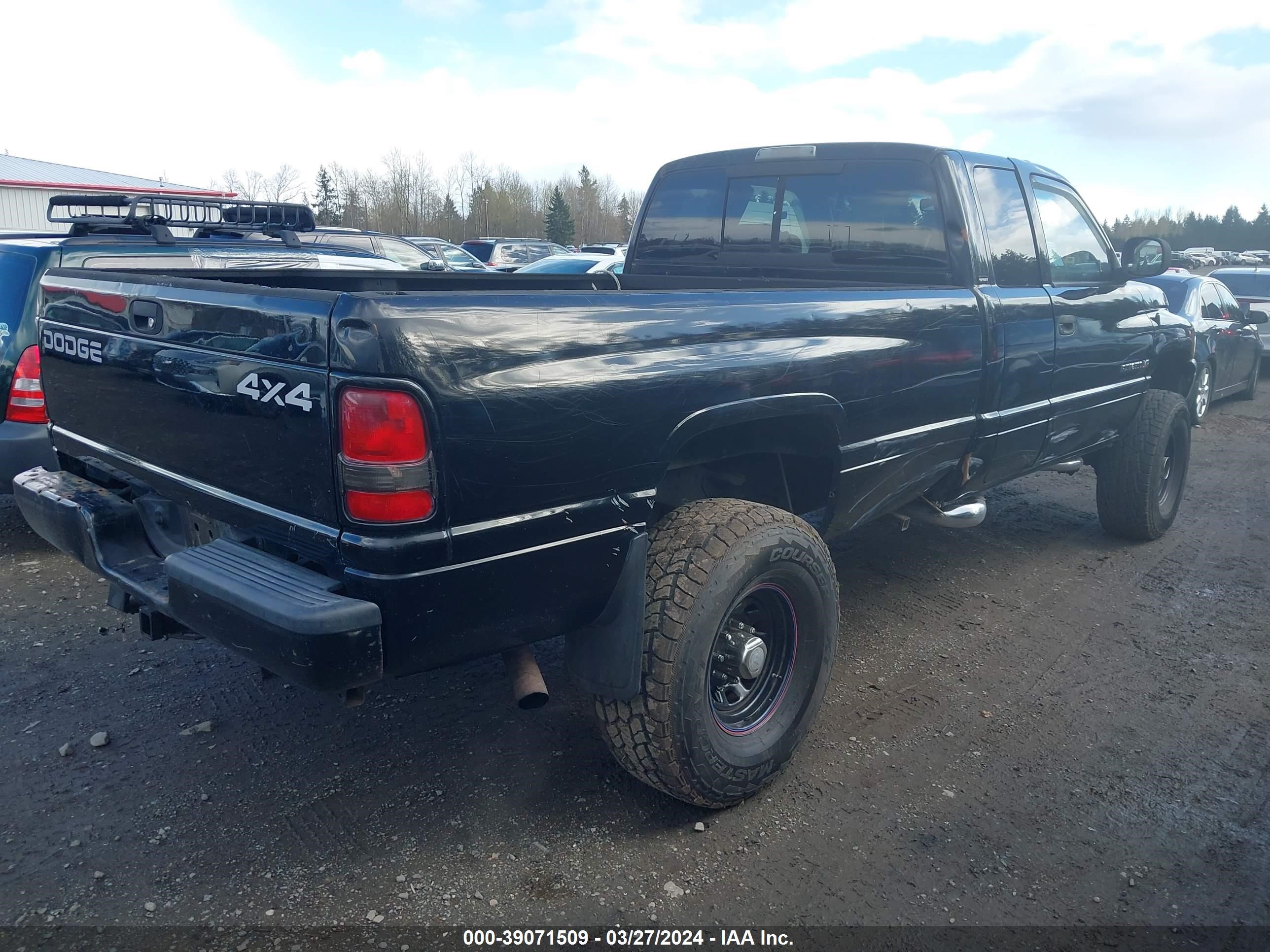 Photo 3 VIN: 1B7KF23W91J559576 - DODGE RAM 