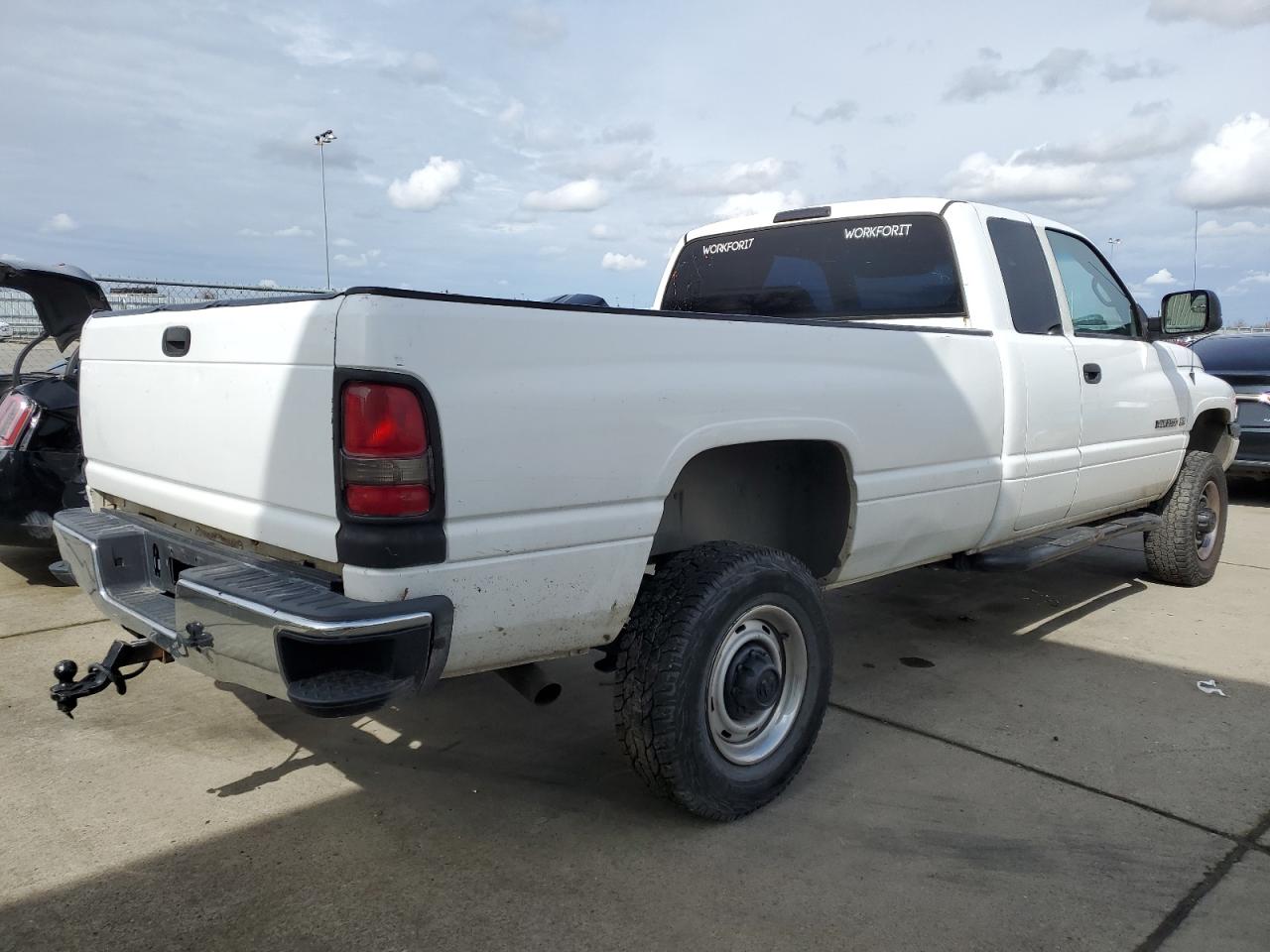 Photo 2 VIN: 1B7KF23Z0XJ637665 - DODGE RAM 