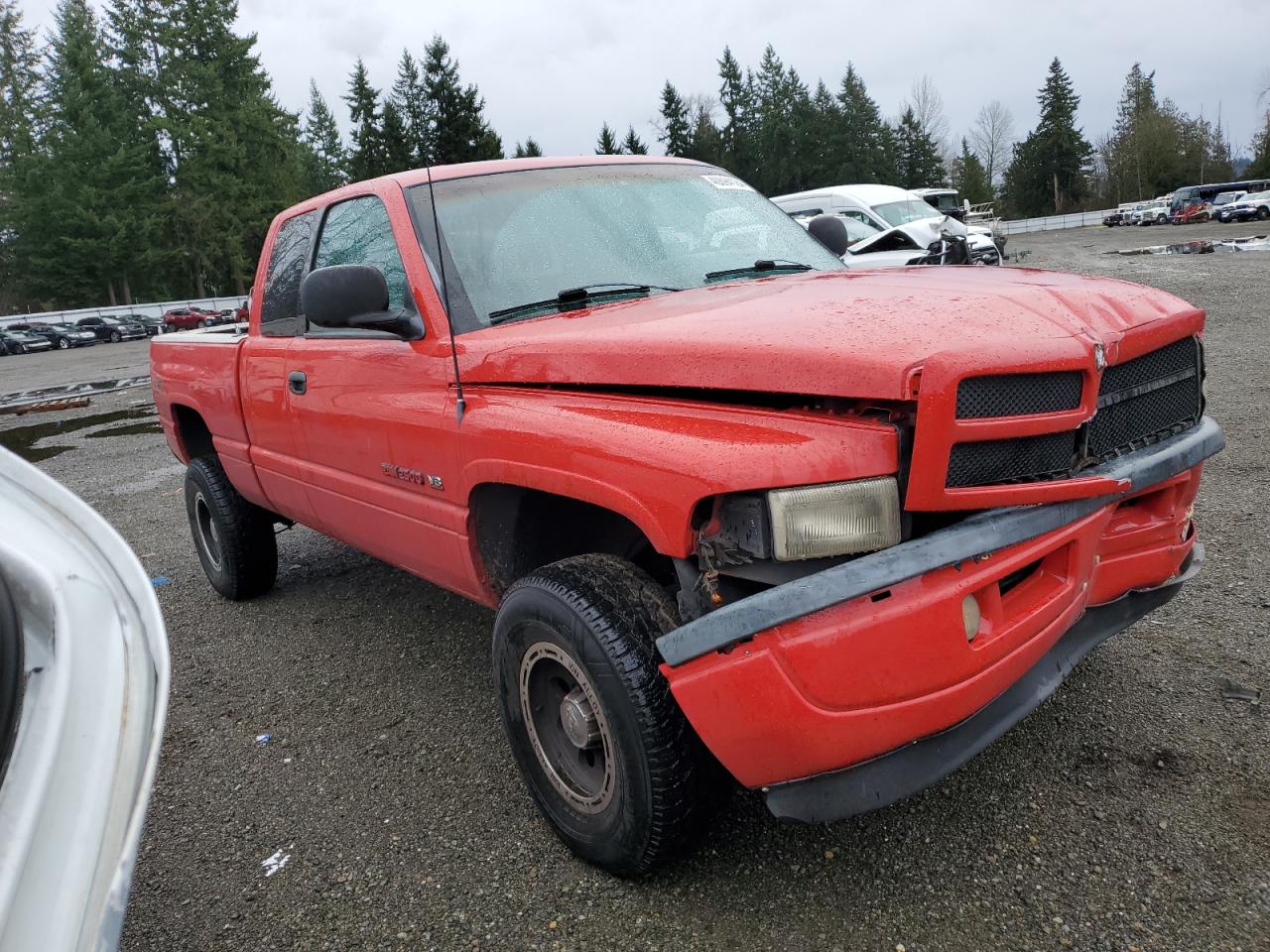 Photo 3 VIN: 1B7KF23Z2WJ106126 - DODGE RAM 