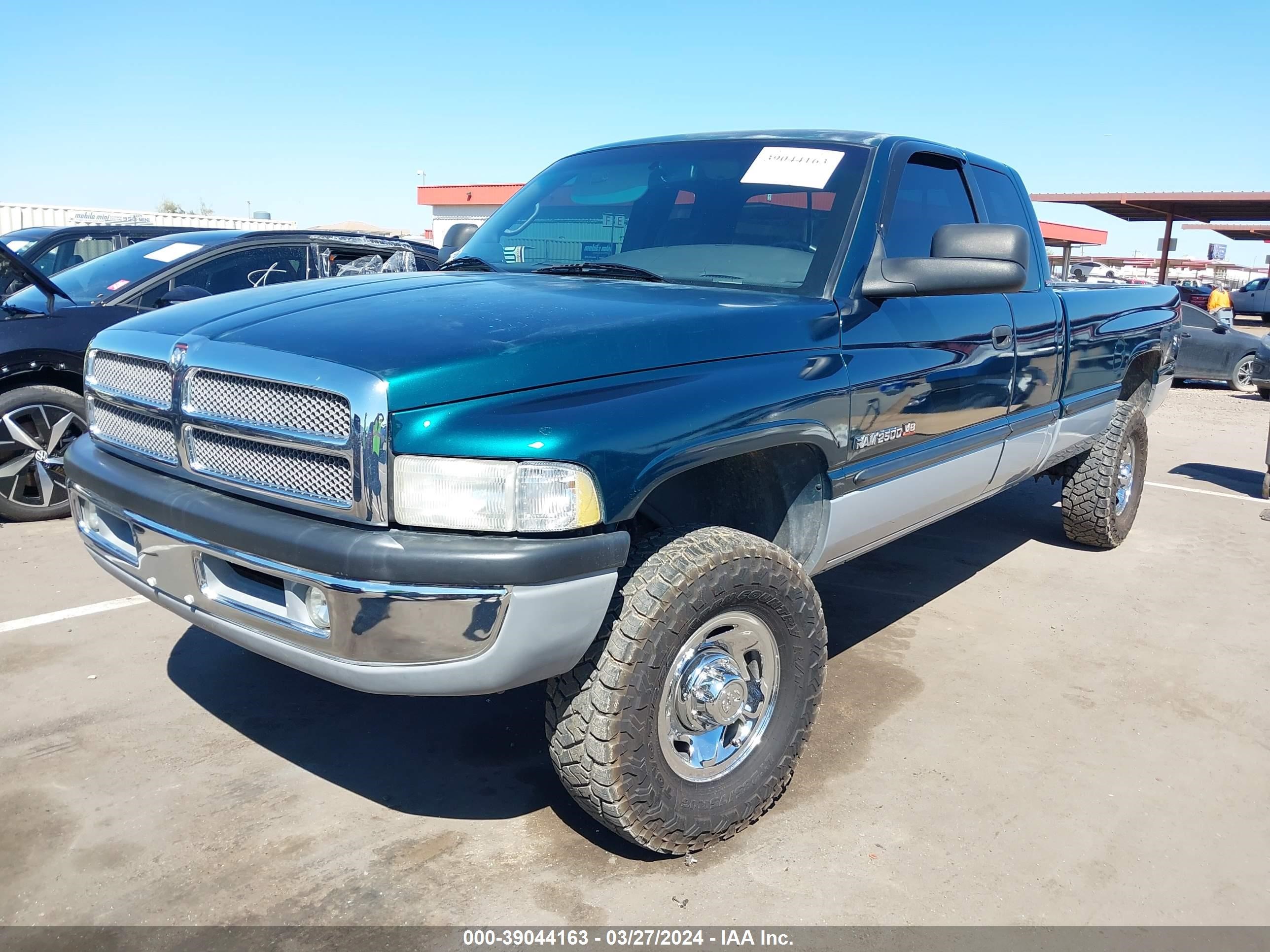 Photo 1 VIN: 1B7KF23Z5XJ585532 - DODGE RAM 