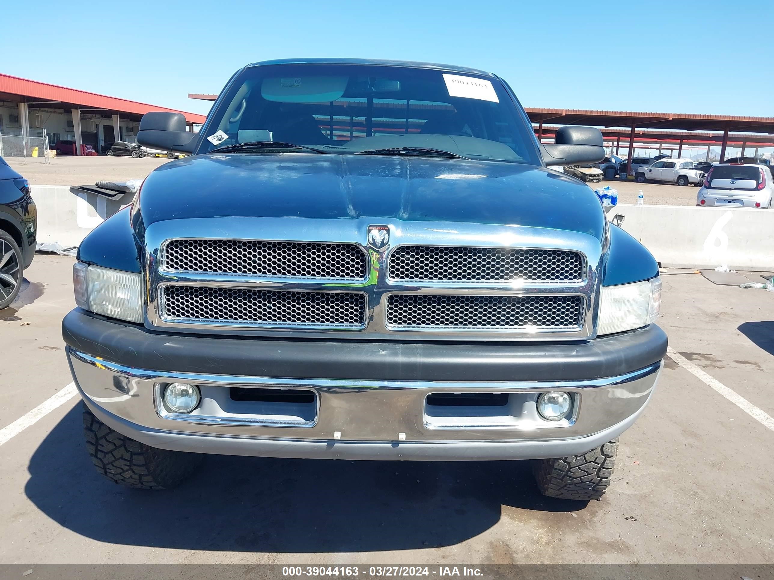 Photo 11 VIN: 1B7KF23Z5XJ585532 - DODGE RAM 