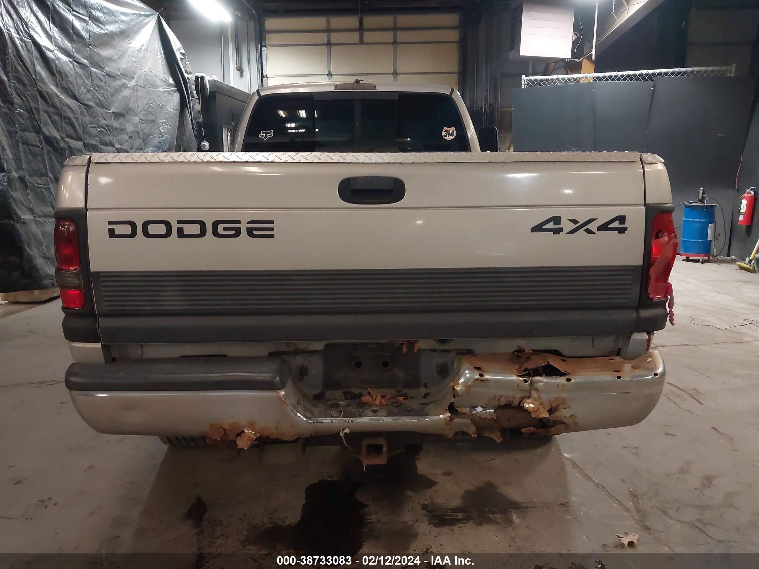 Photo 15 VIN: 1B7KF23Z9XJ641780 - DODGE RAM 