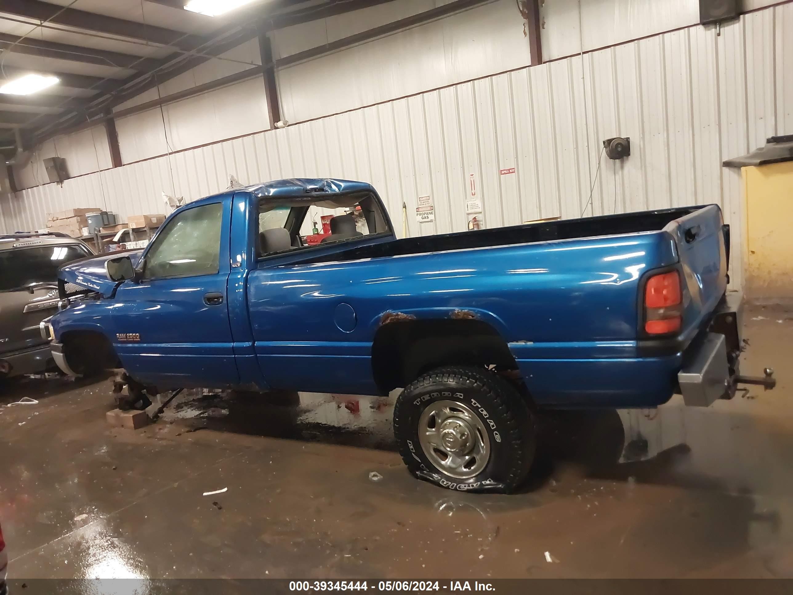 Photo 13 VIN: 1B7KF26C0RS639467 - DODGE RAM 