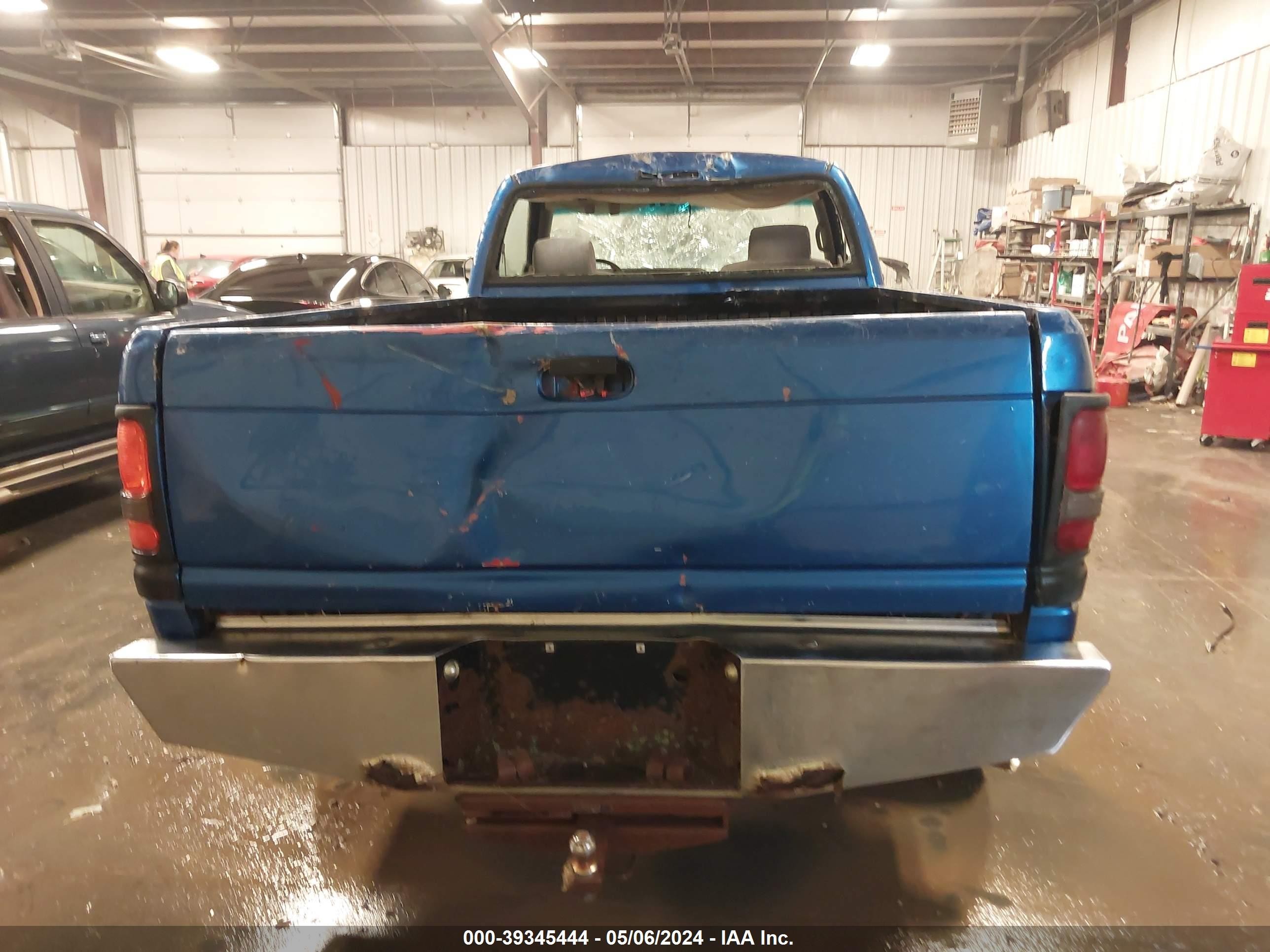 Photo 15 VIN: 1B7KF26C0RS639467 - DODGE RAM 