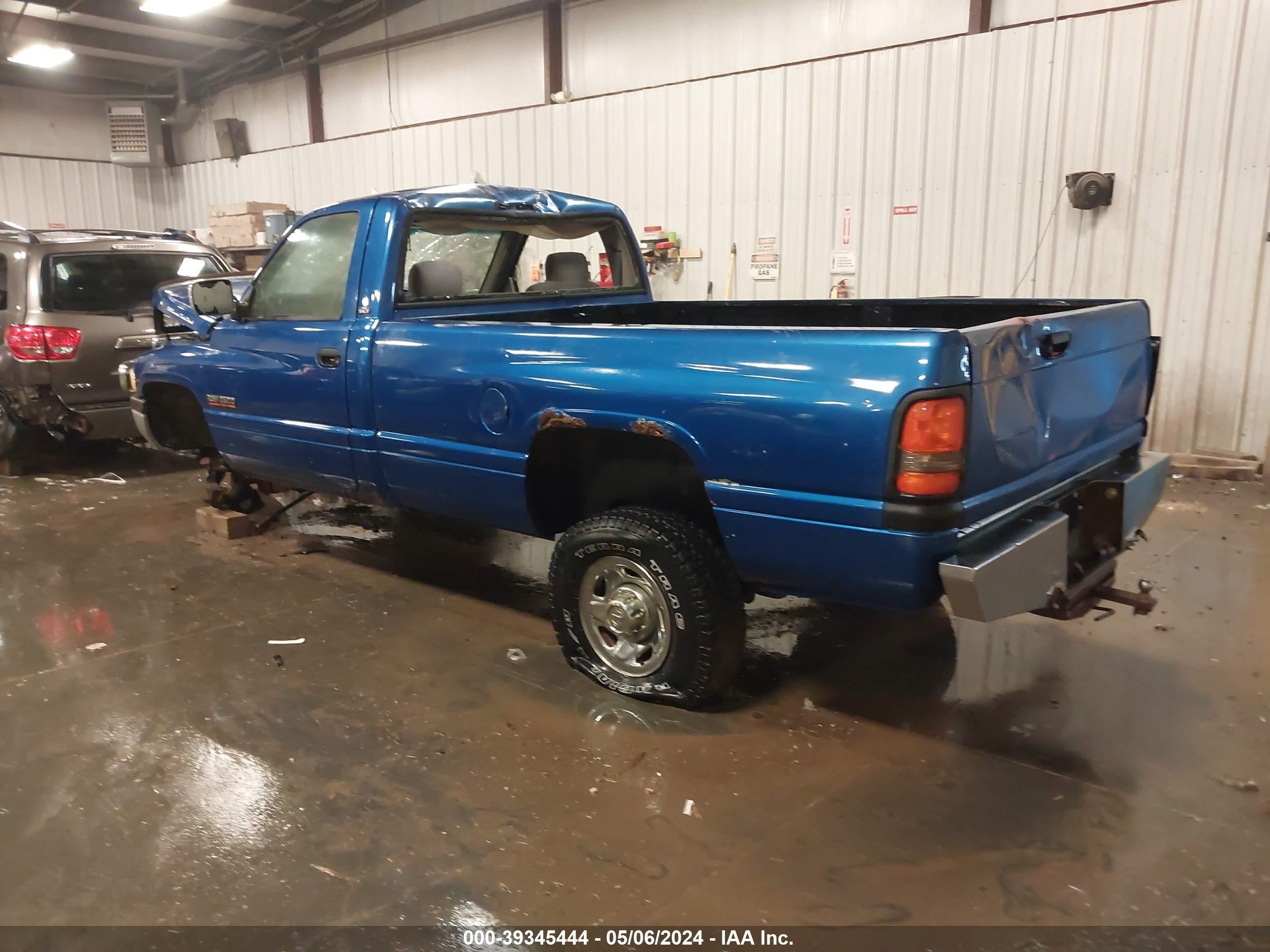 Photo 2 VIN: 1B7KF26C0RS639467 - DODGE RAM 