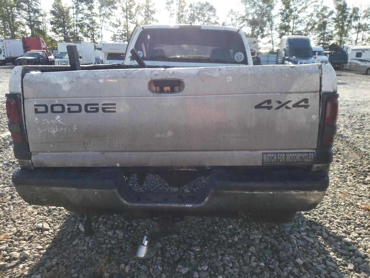 Photo 9 VIN: 1B7KF26C3RS593438 - DODGE RAM 